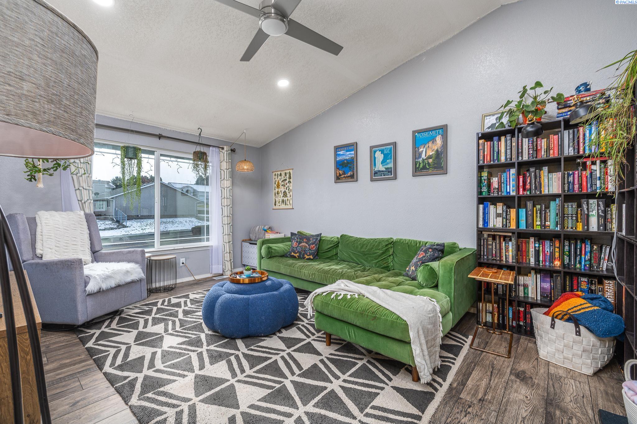 1124 W Park Hills Dr.