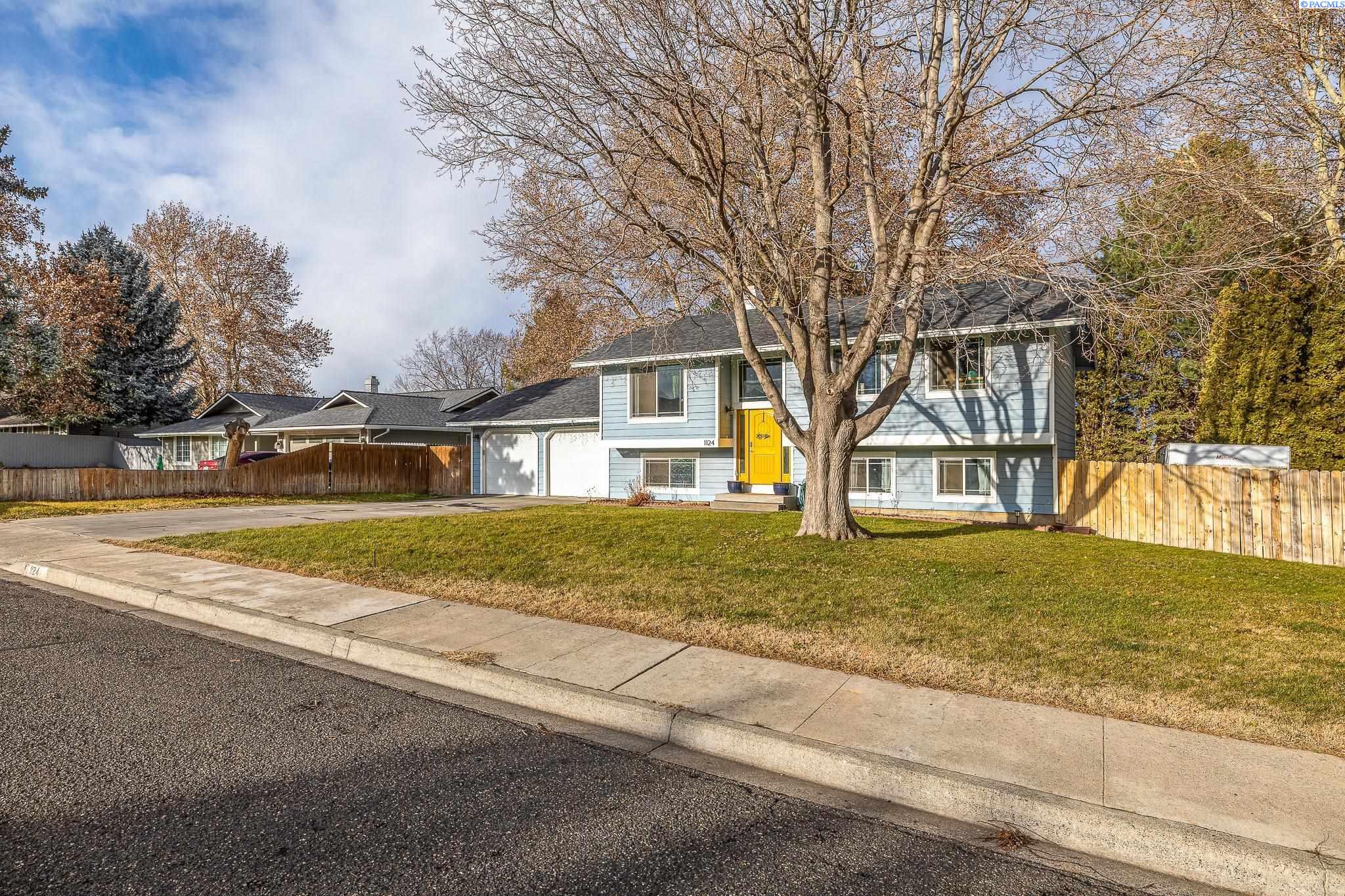 1124 W Park Hills Dr.