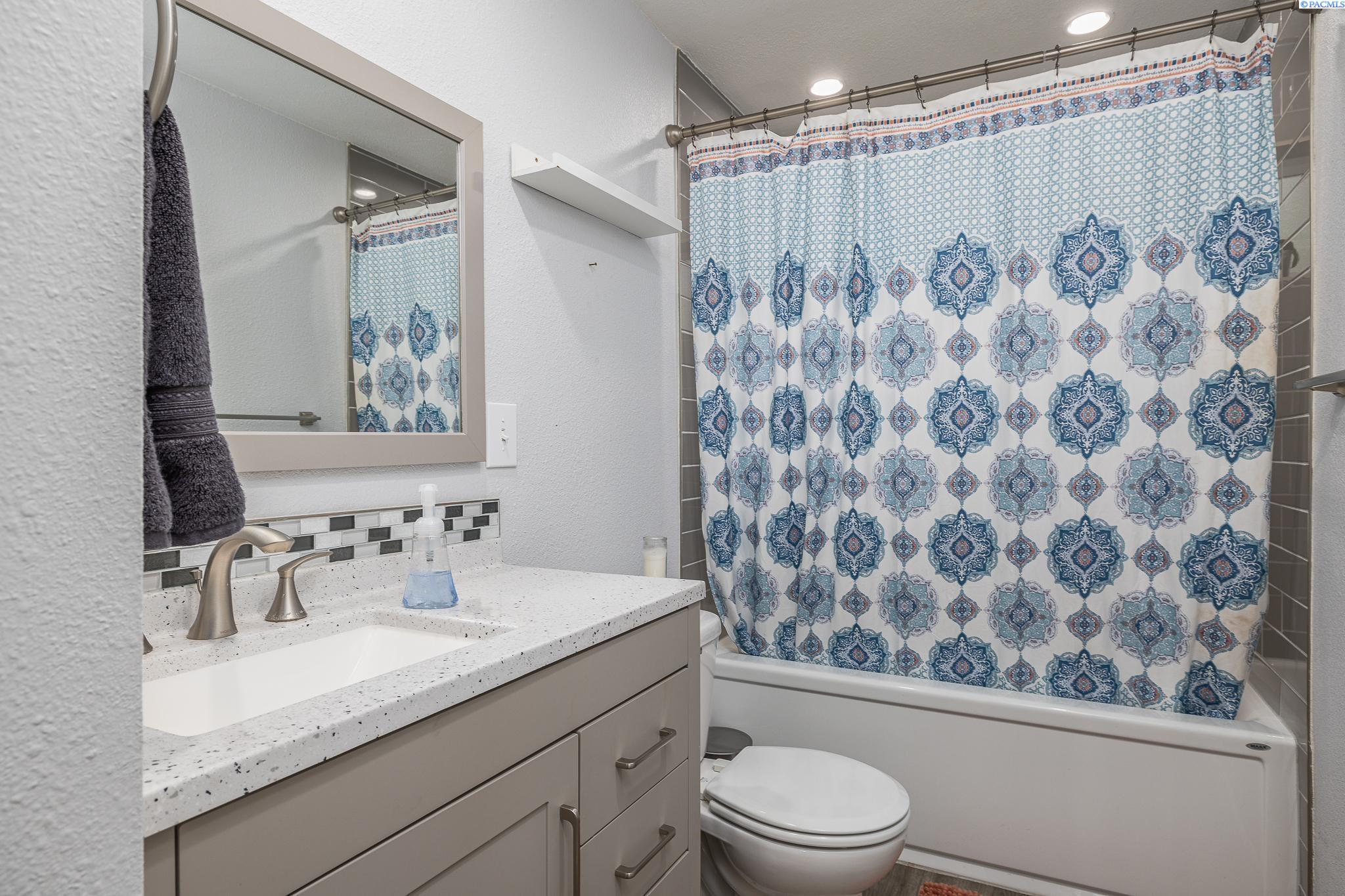 1124 W Park Hills Dr.