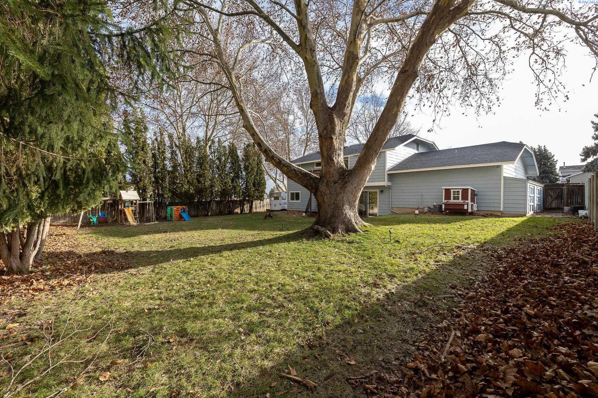 1124 W Park Hills Dr.