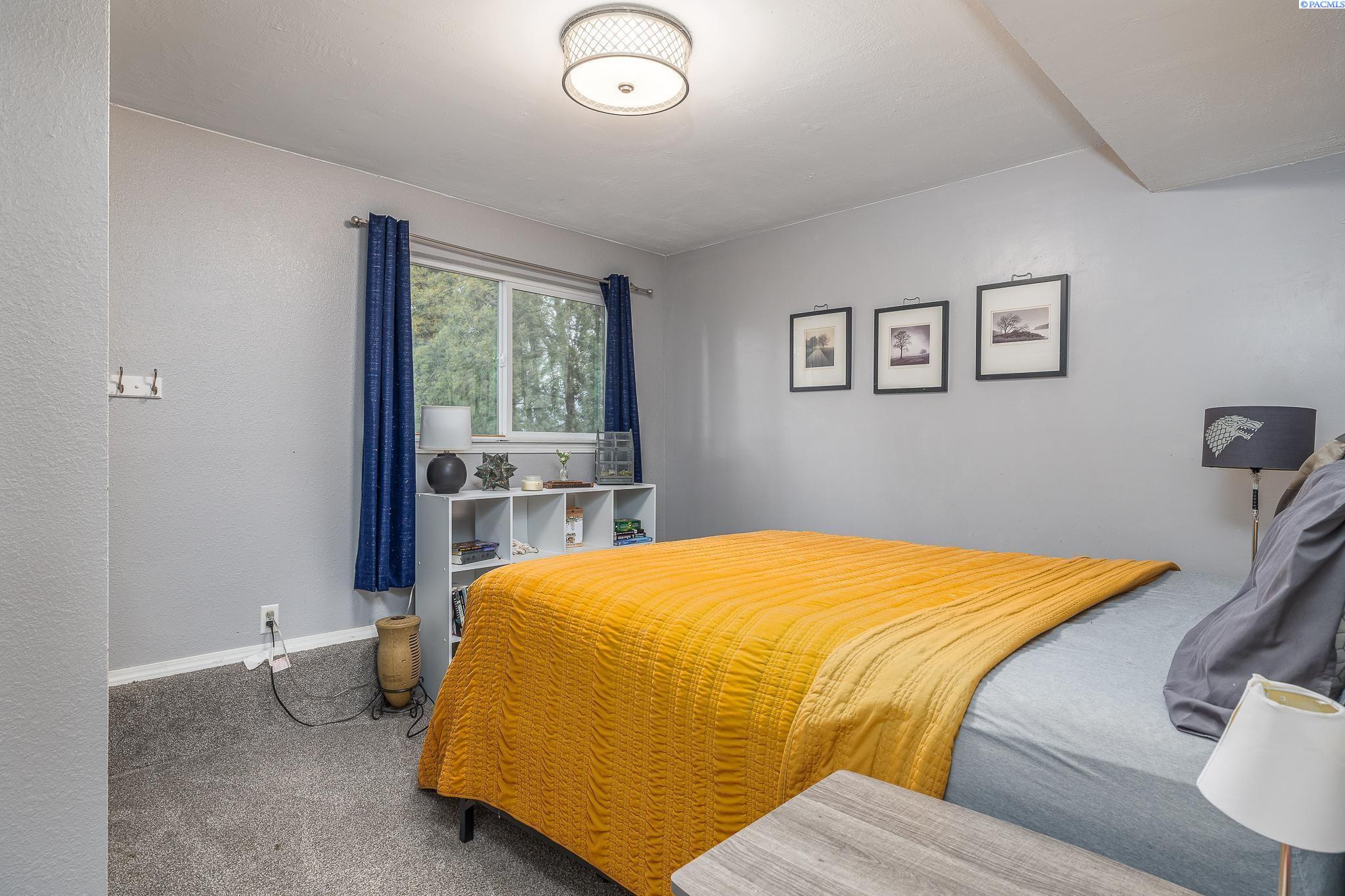 1124 W Park Hills Dr.