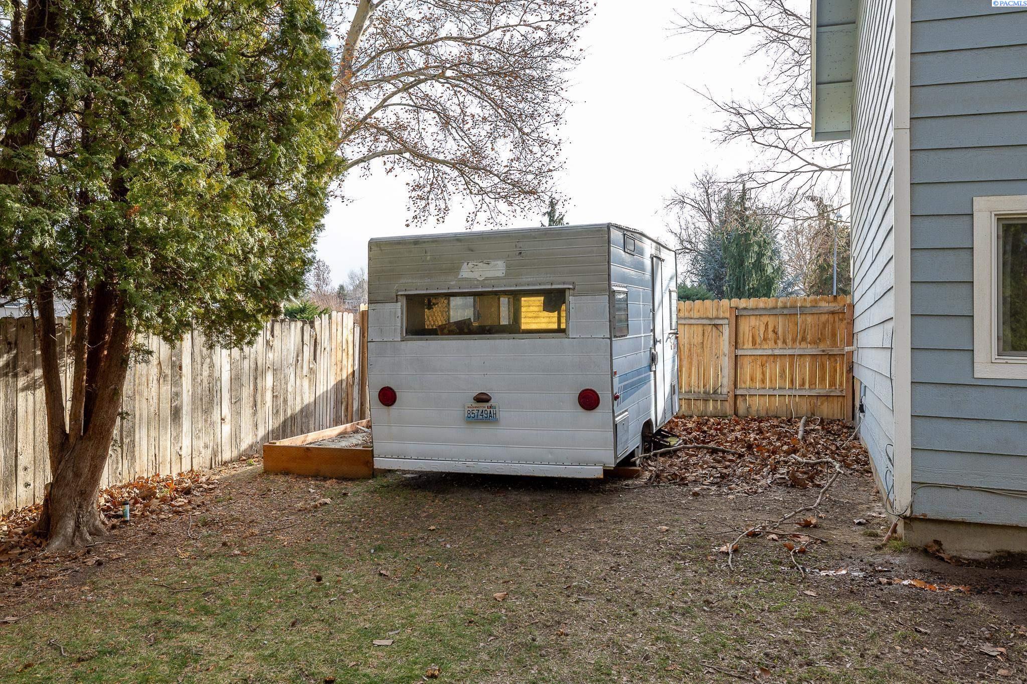 1124 W Park Hills Dr.