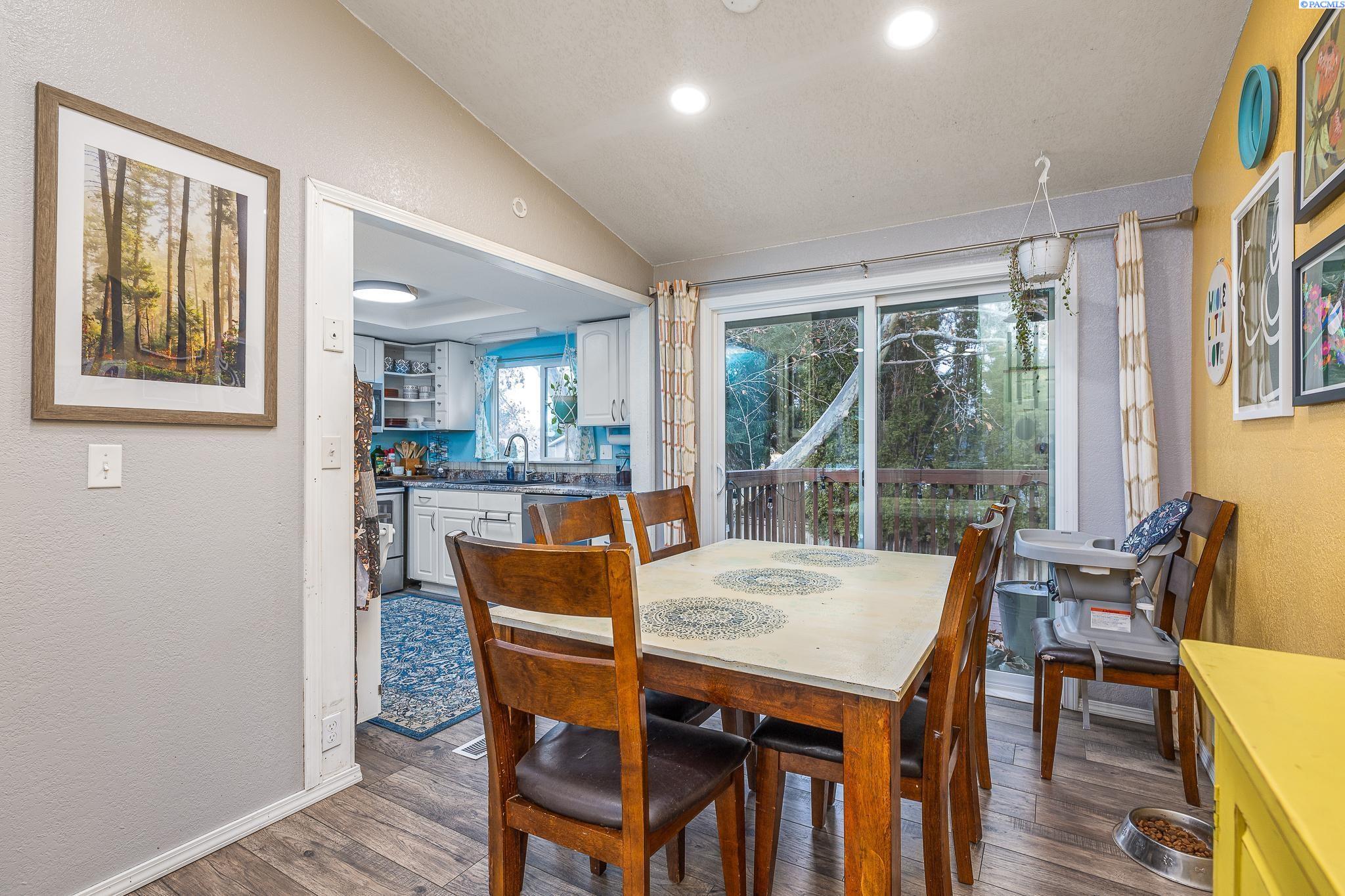 1124 W Park Hills Dr.