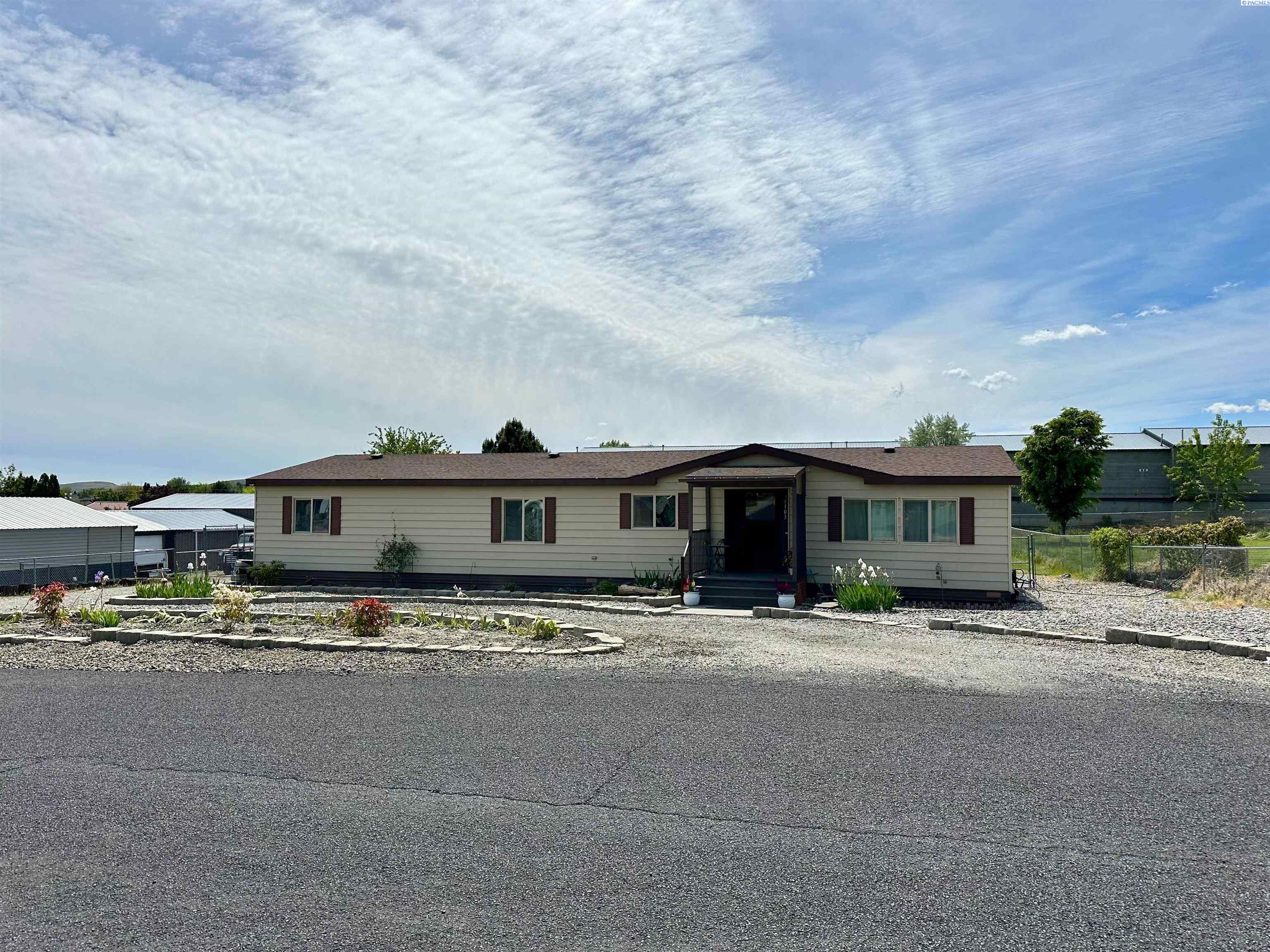 3103 W 24th Ave