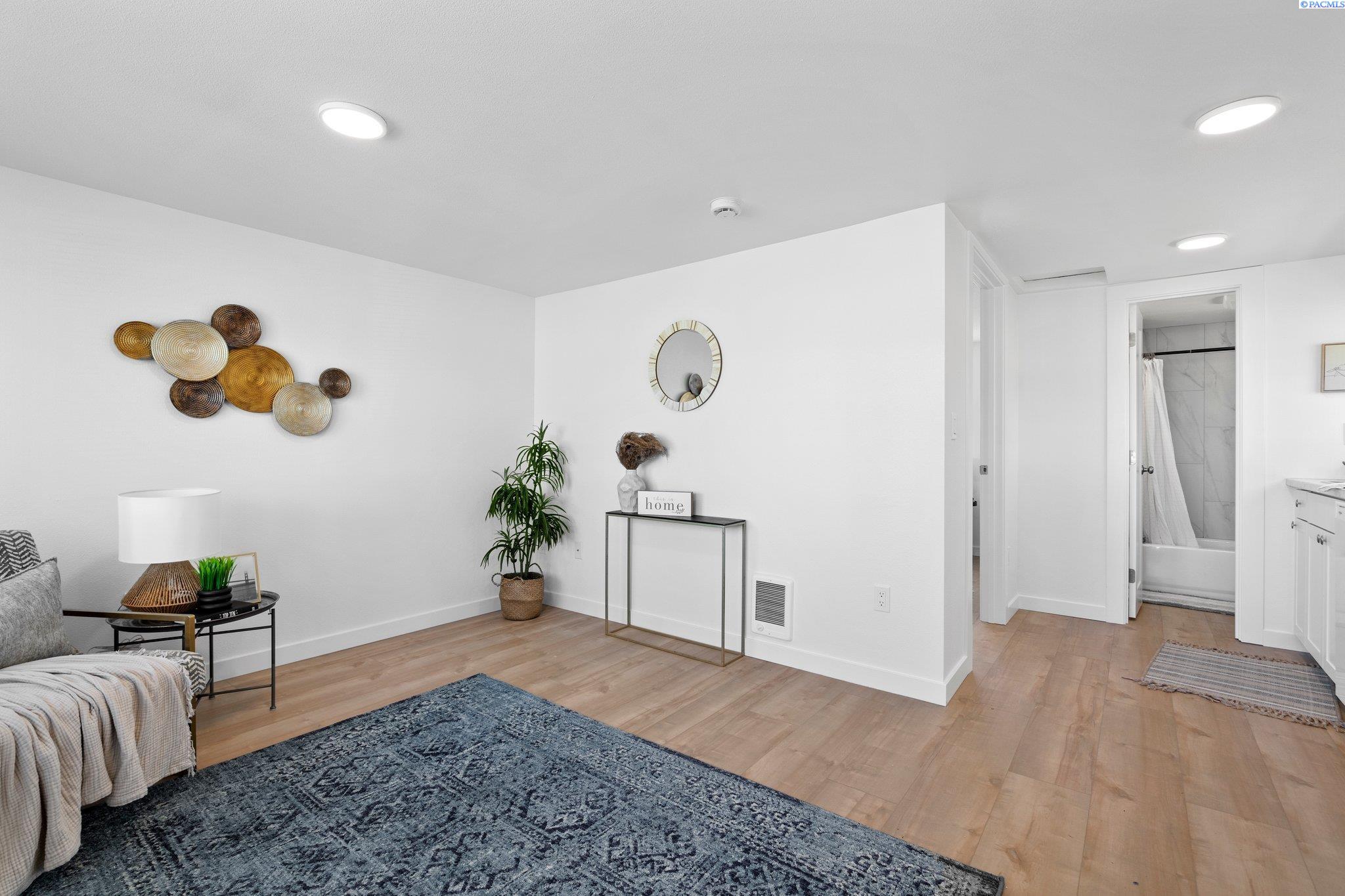 100 Casey Ave