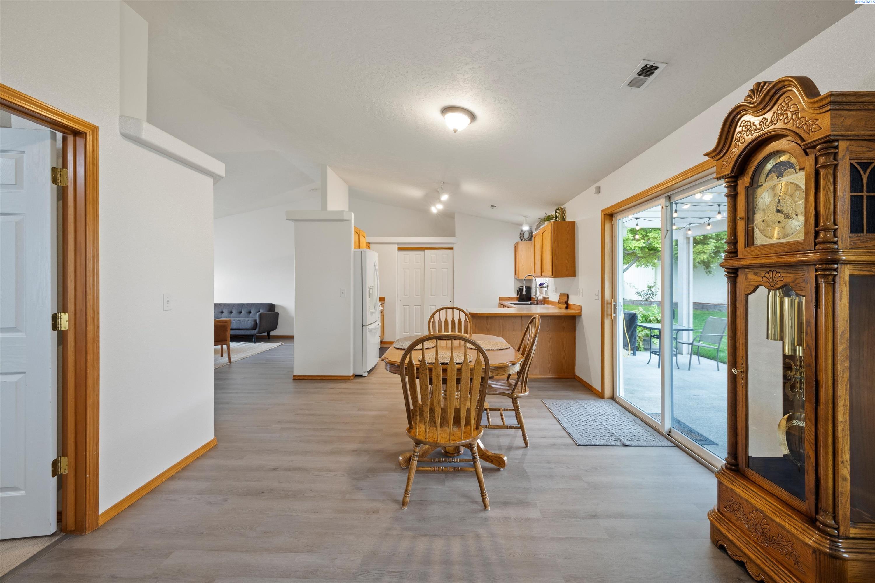 5607 Tieton Ln