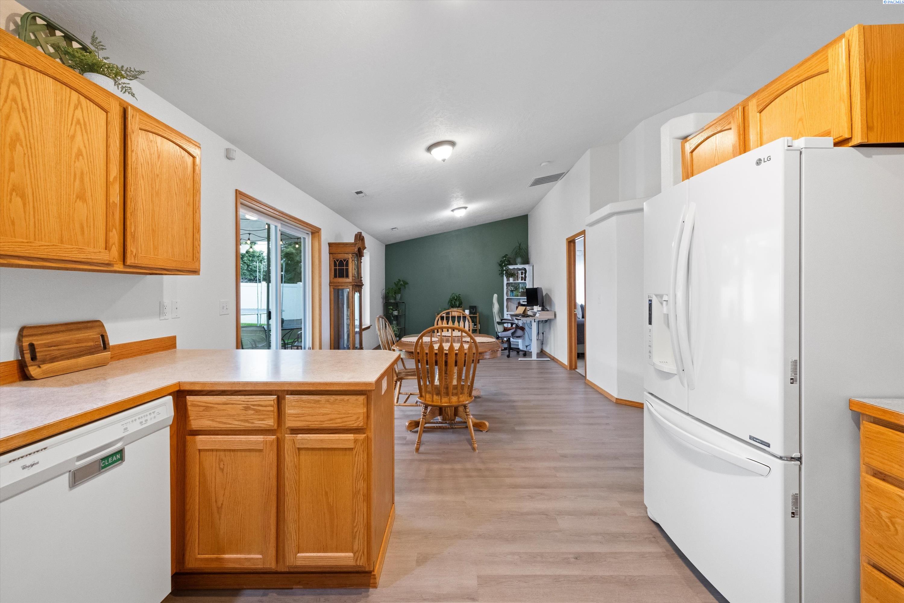 5607 Tieton Ln