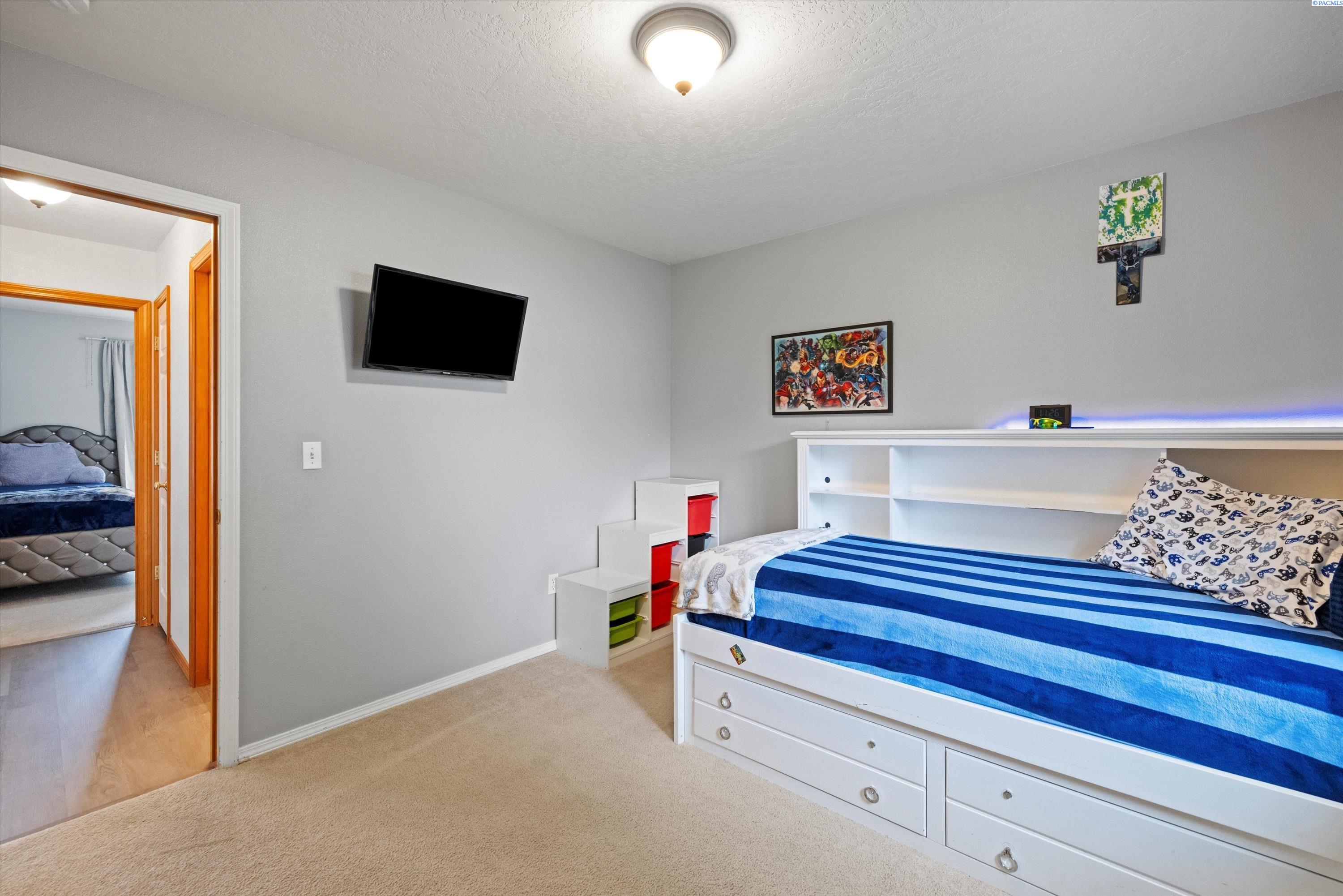 5607 Tieton Ln
