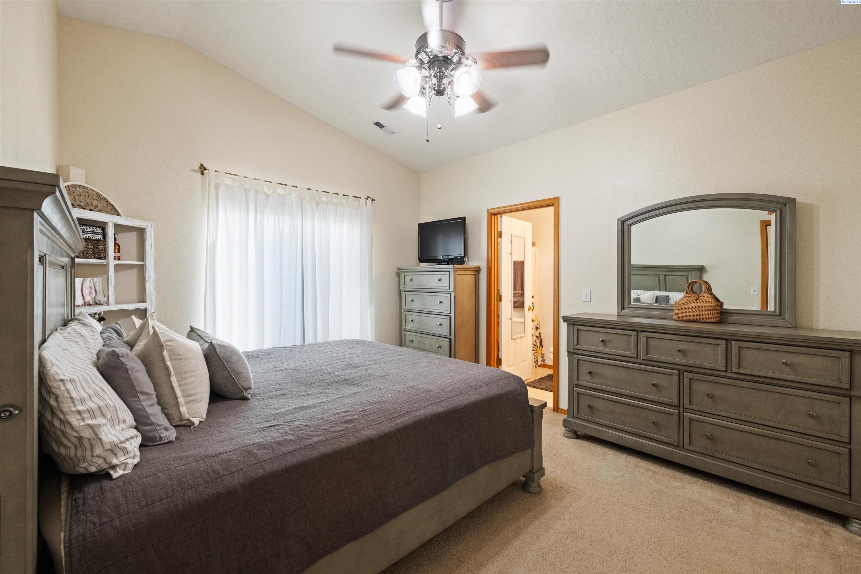 5607 Tieton Ln