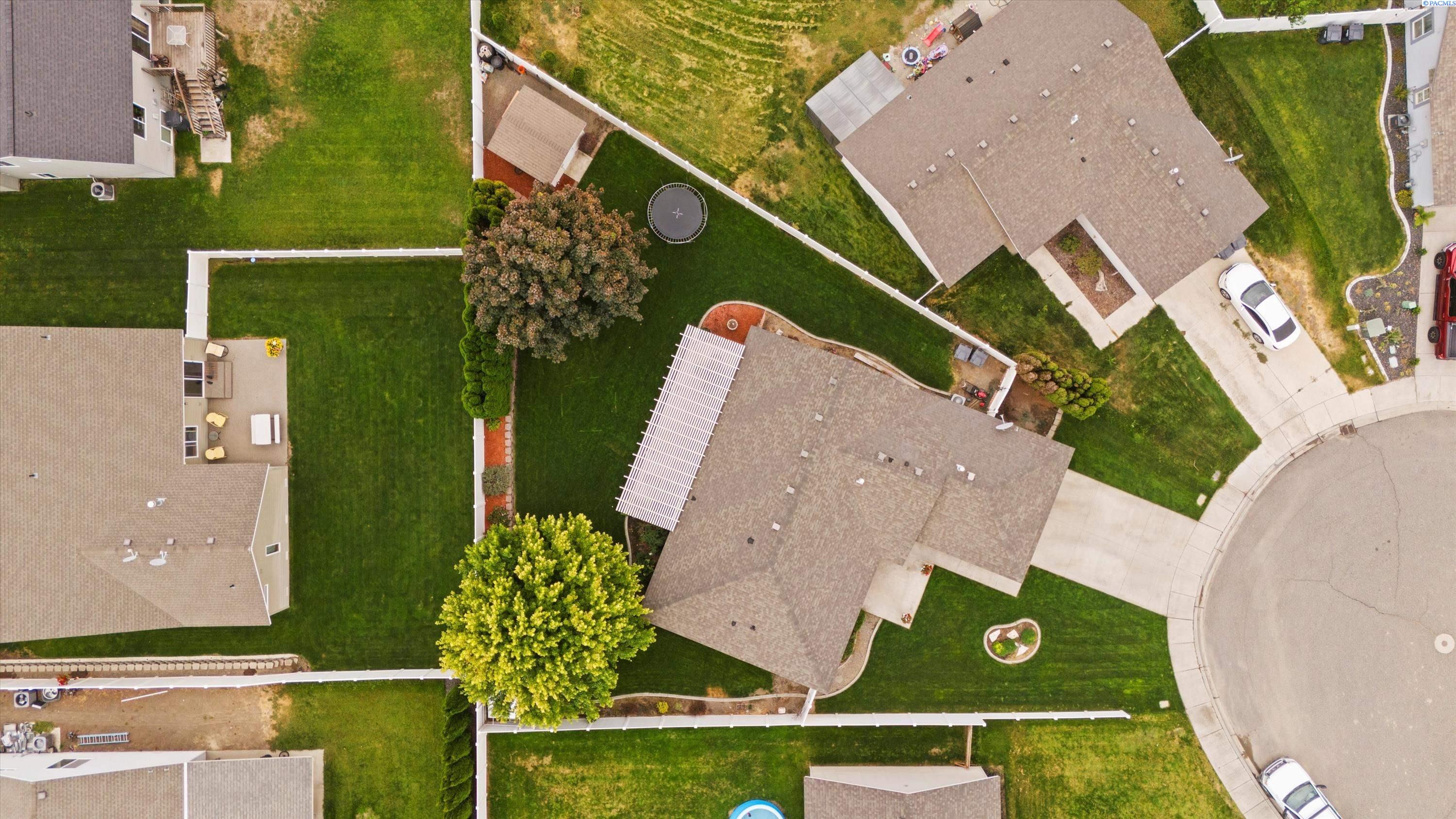 5607 Tieton Ln