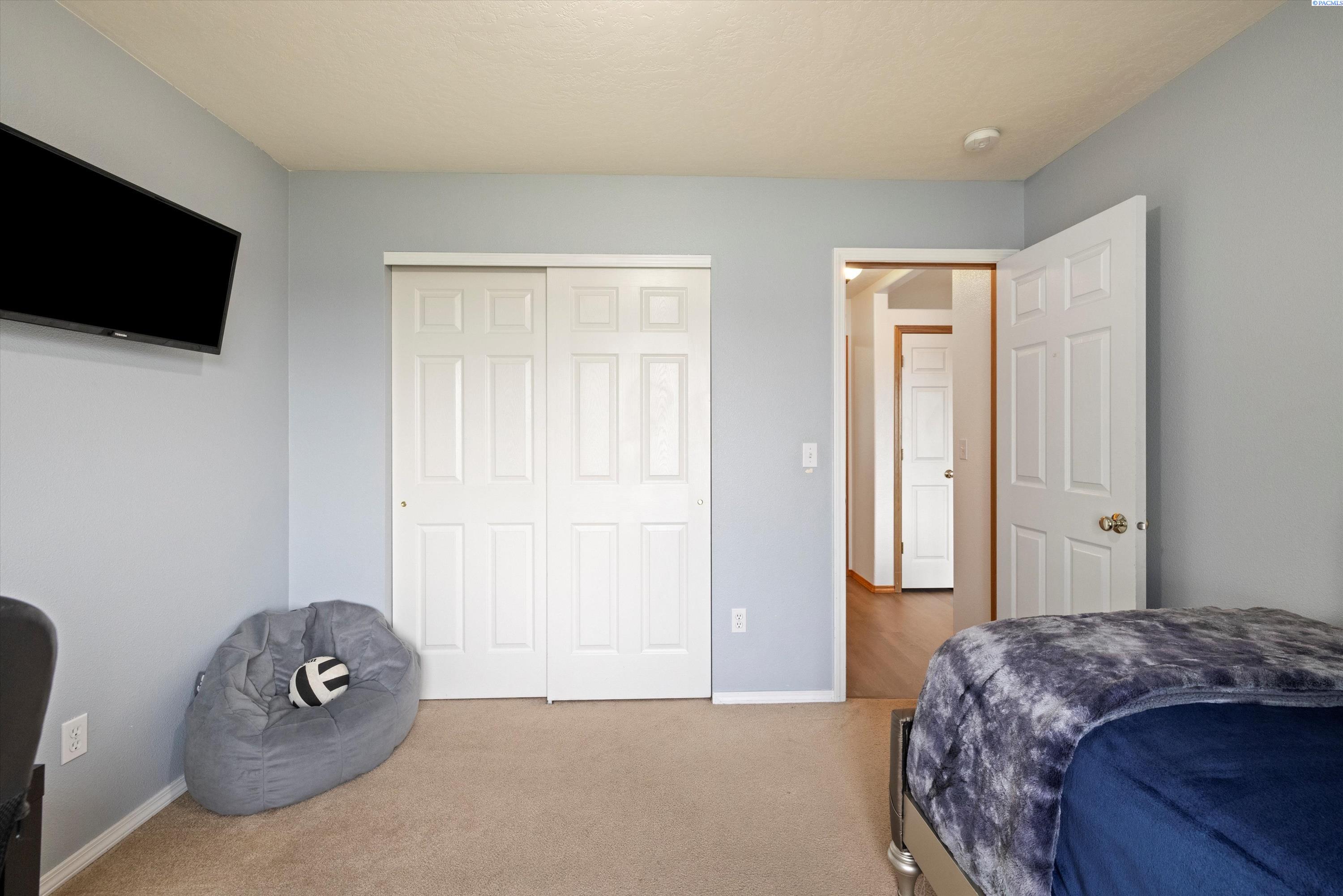 5607 Tieton Ln