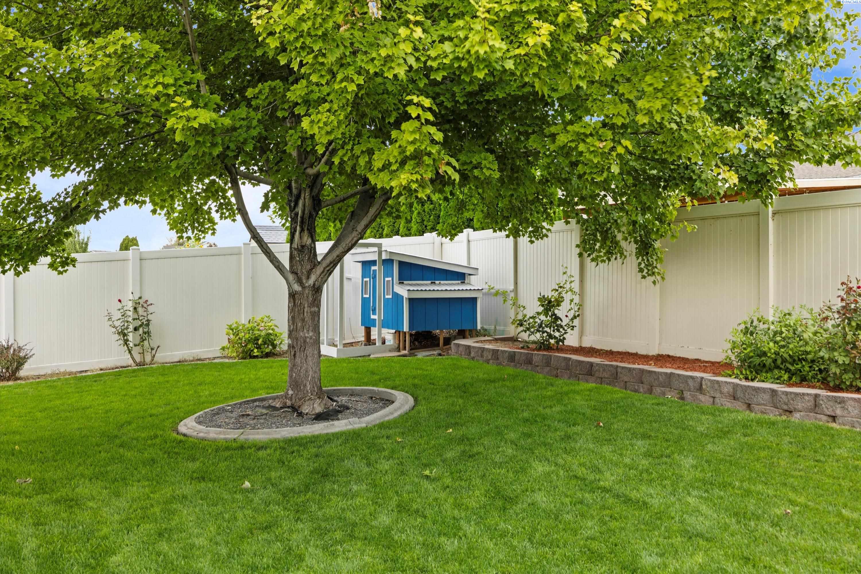5607 Tieton Ln