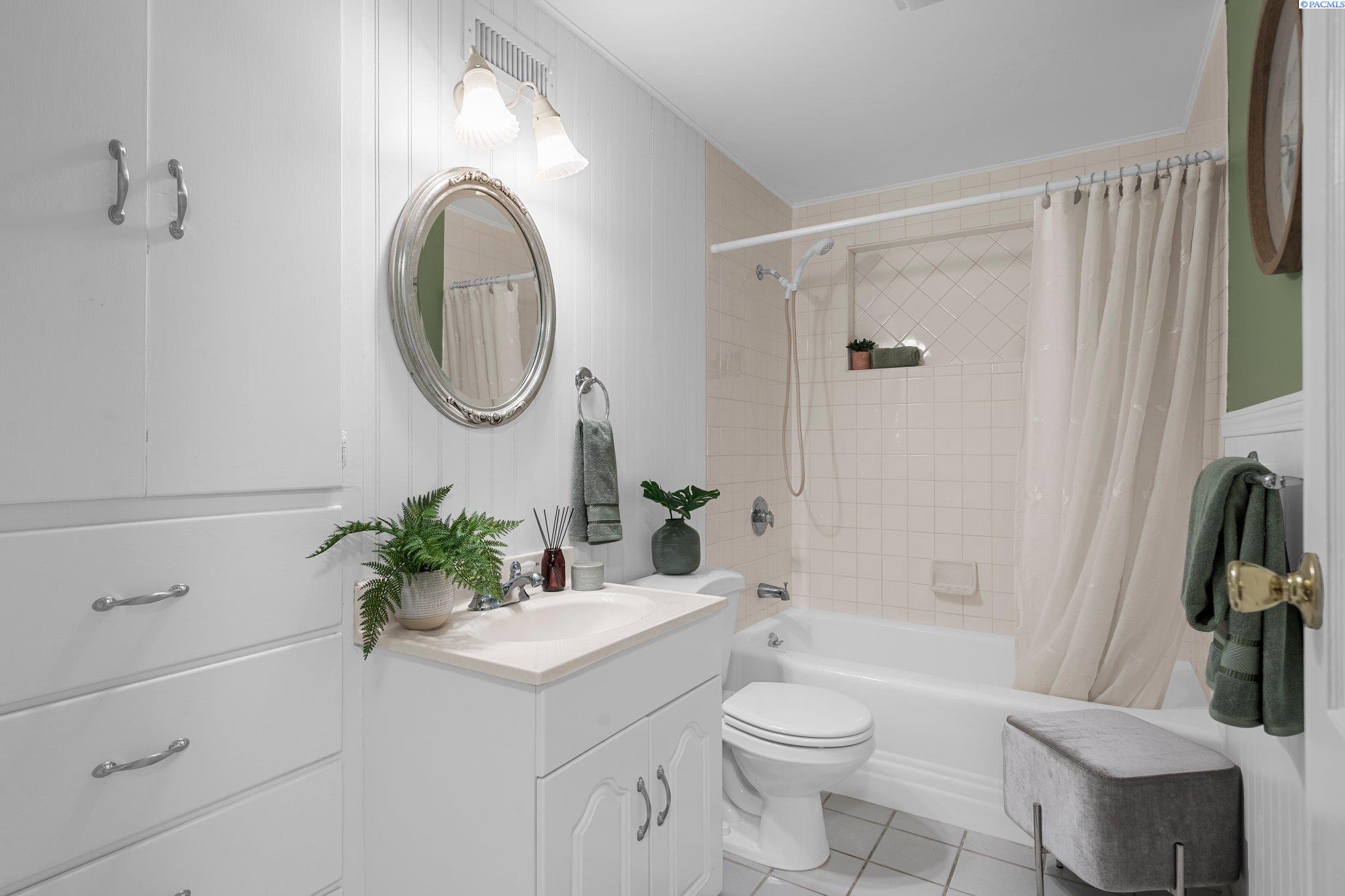 1316 Sacramento Blvd