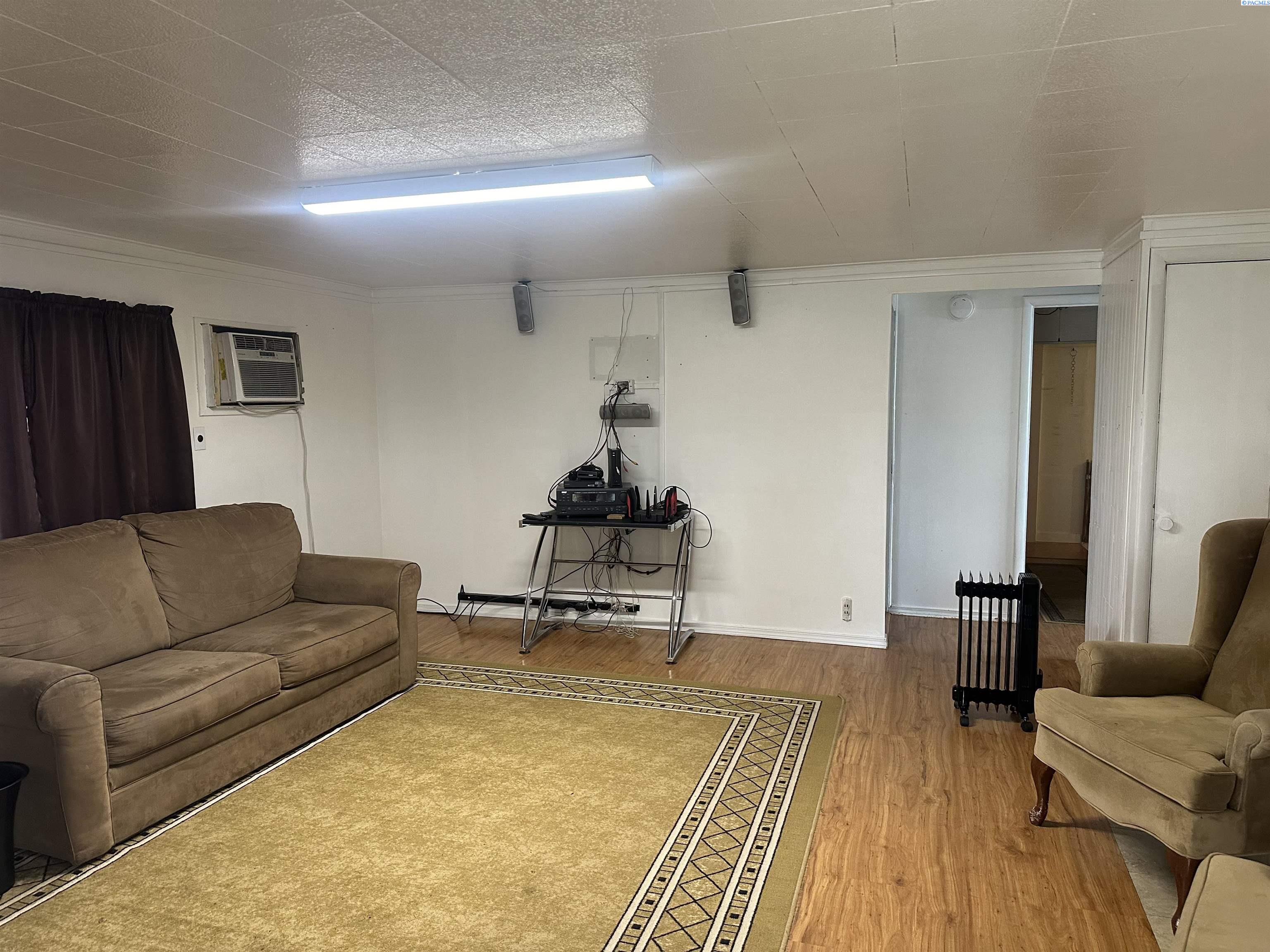 1517 Perkins Ave