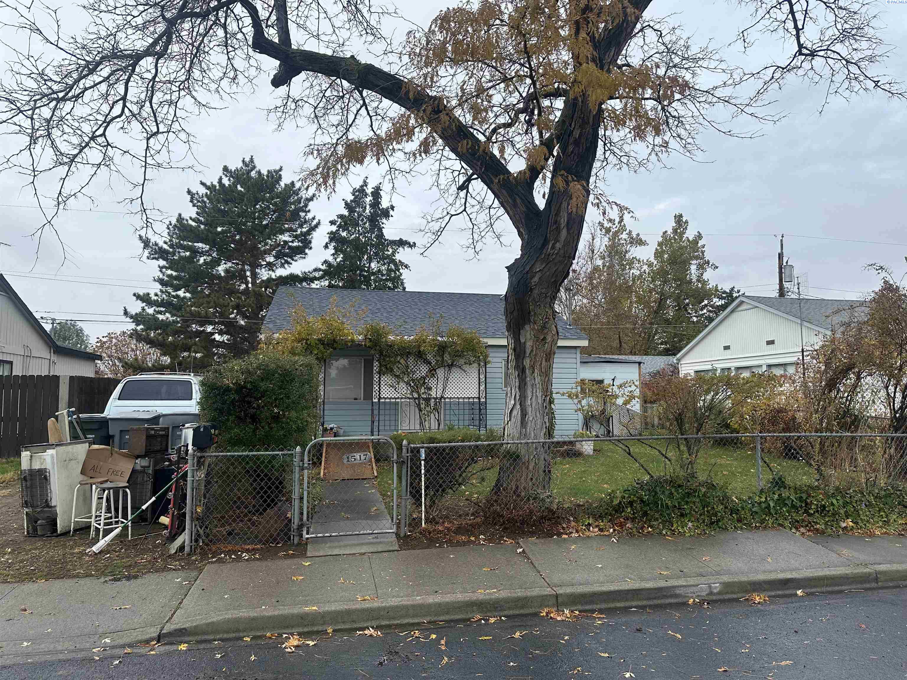 1517 Perkins Ave