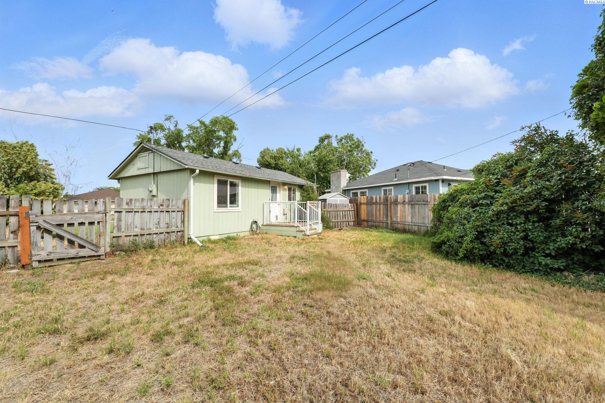 1607 McPherson Ave