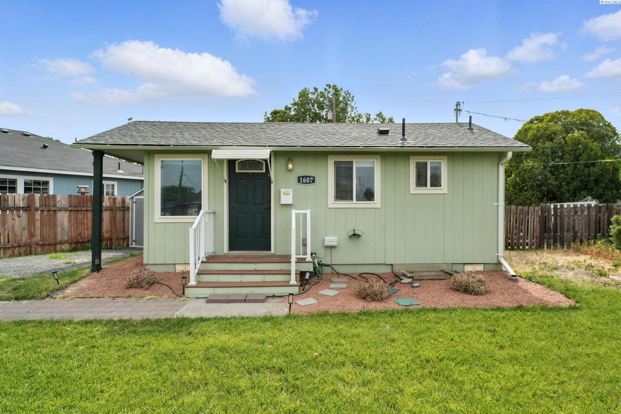 1607 McPherson Ave