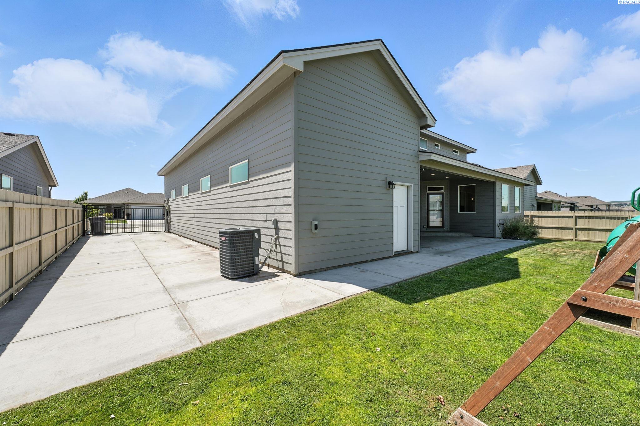 10124 W 16th Pl.