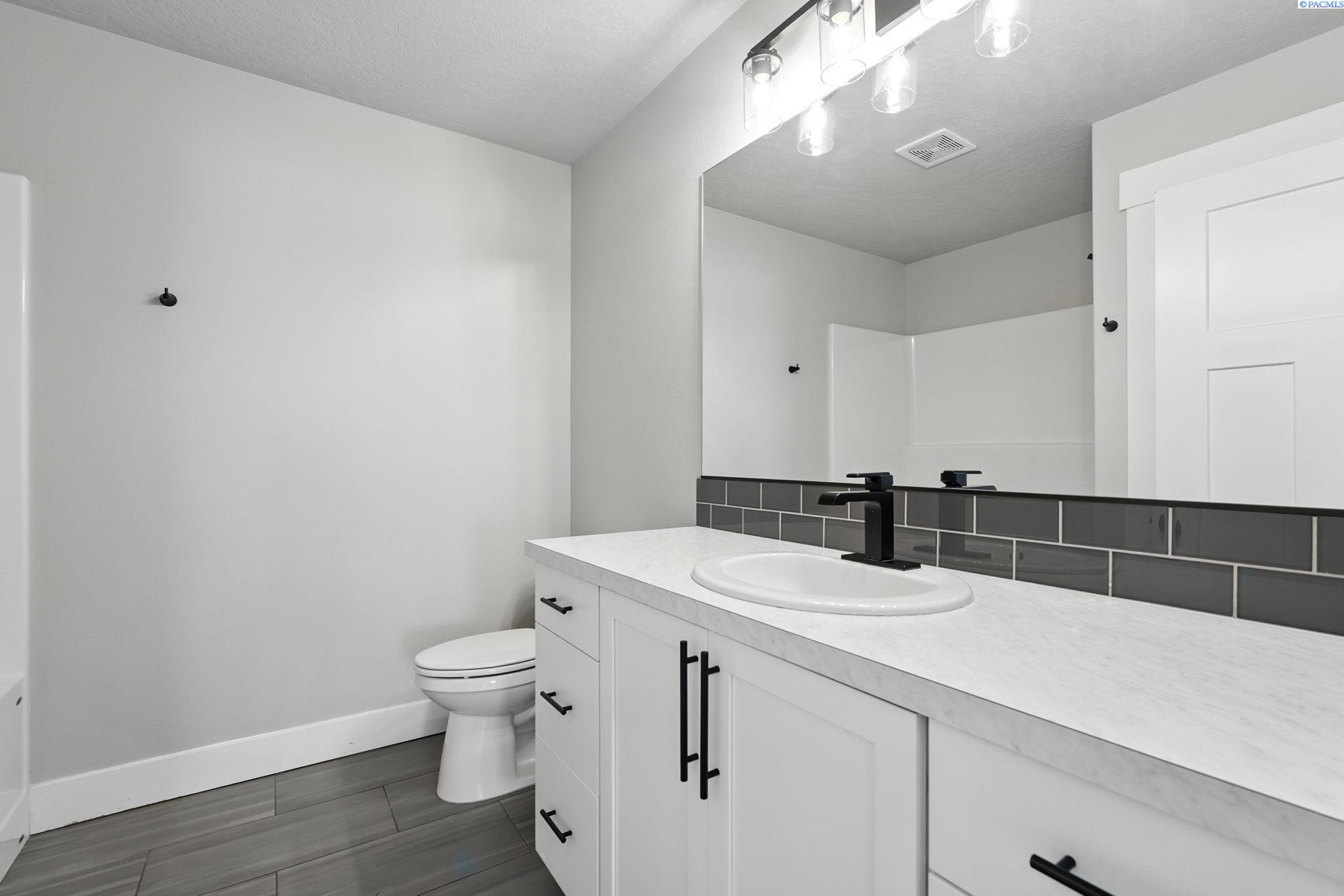 10124 W 16th Pl.