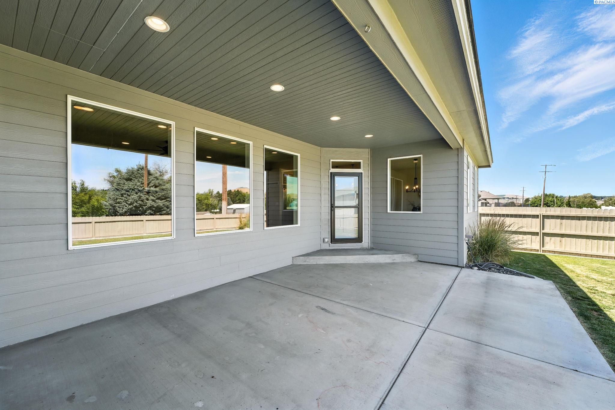 10124 W 16th Pl.