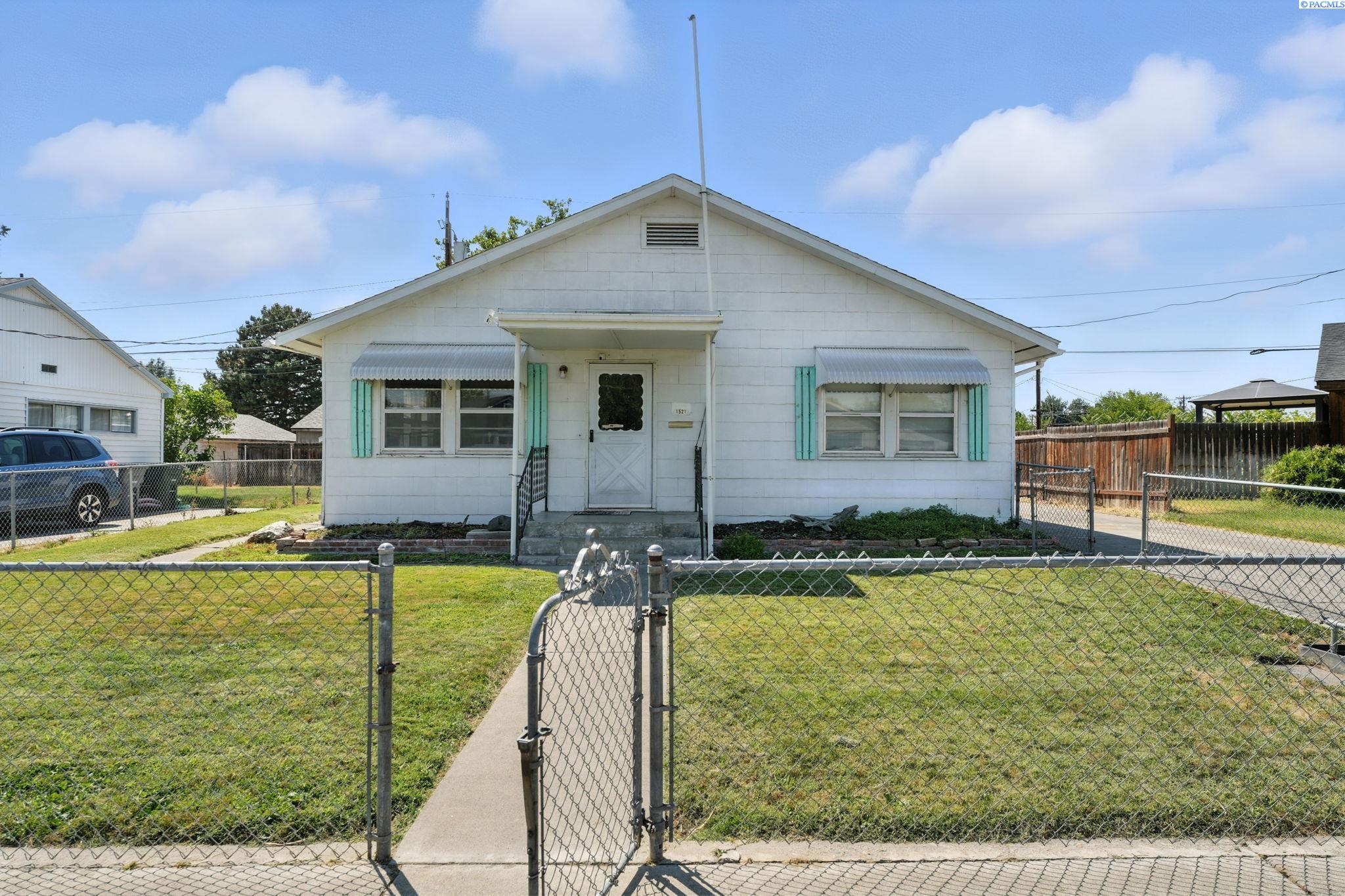 1521 Perkins Ave