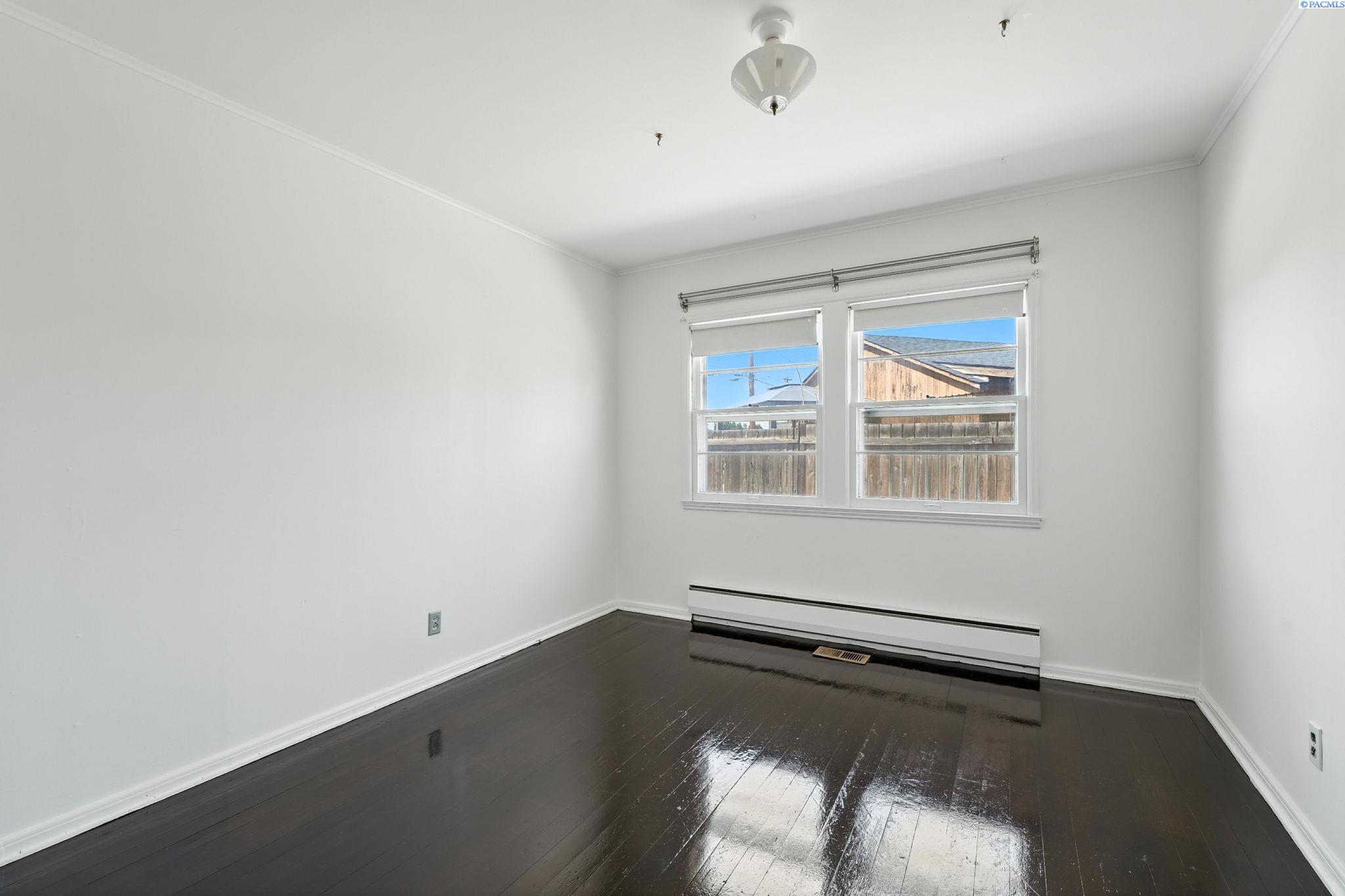 1521 Perkins Ave