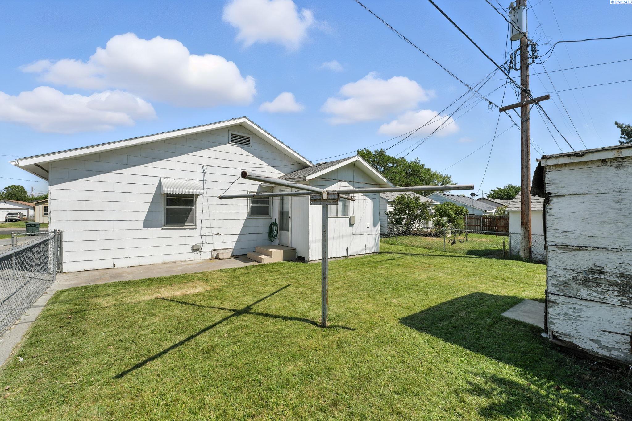 1521 Perkins Ave