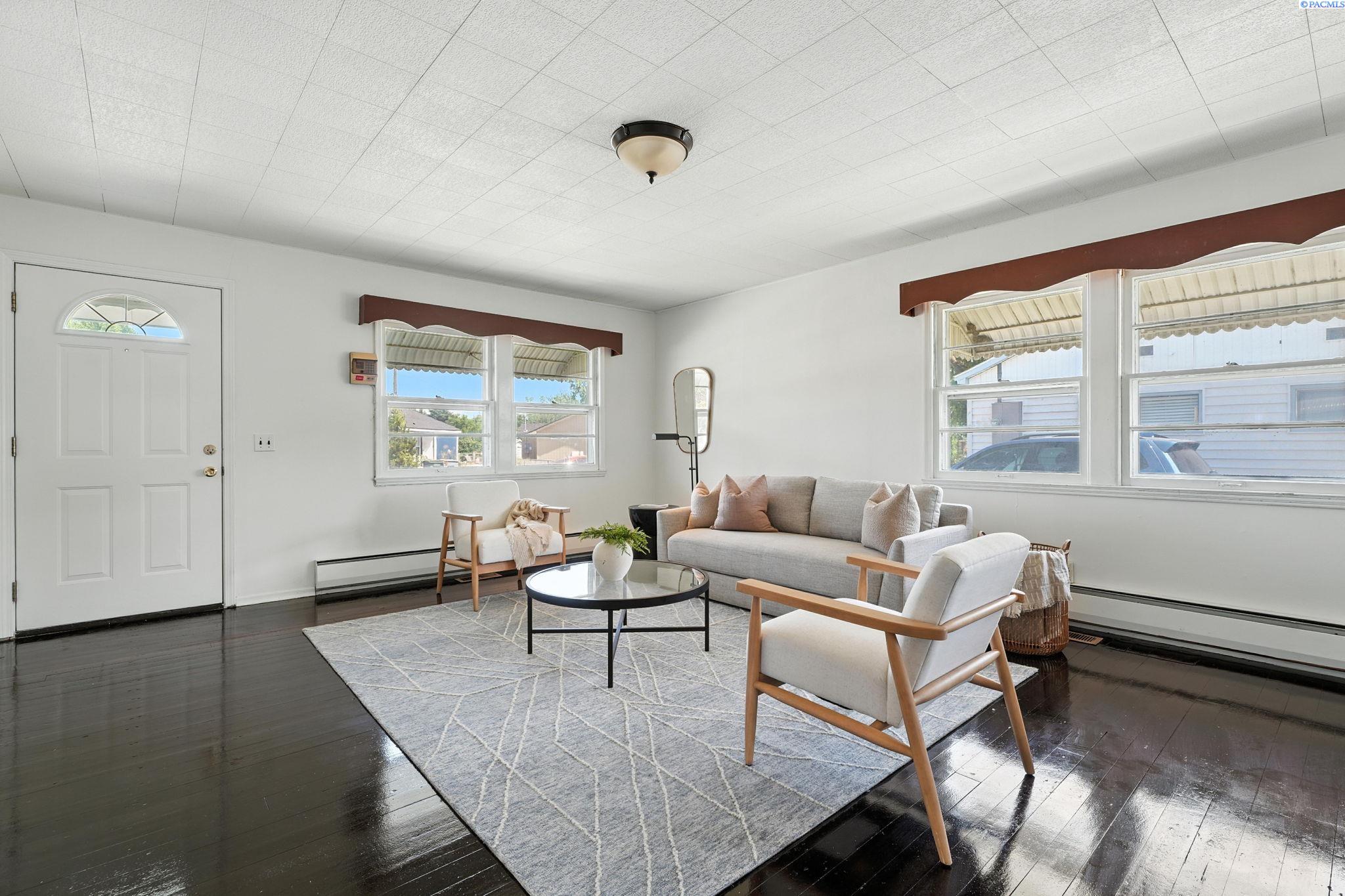 1521 Perkins Ave