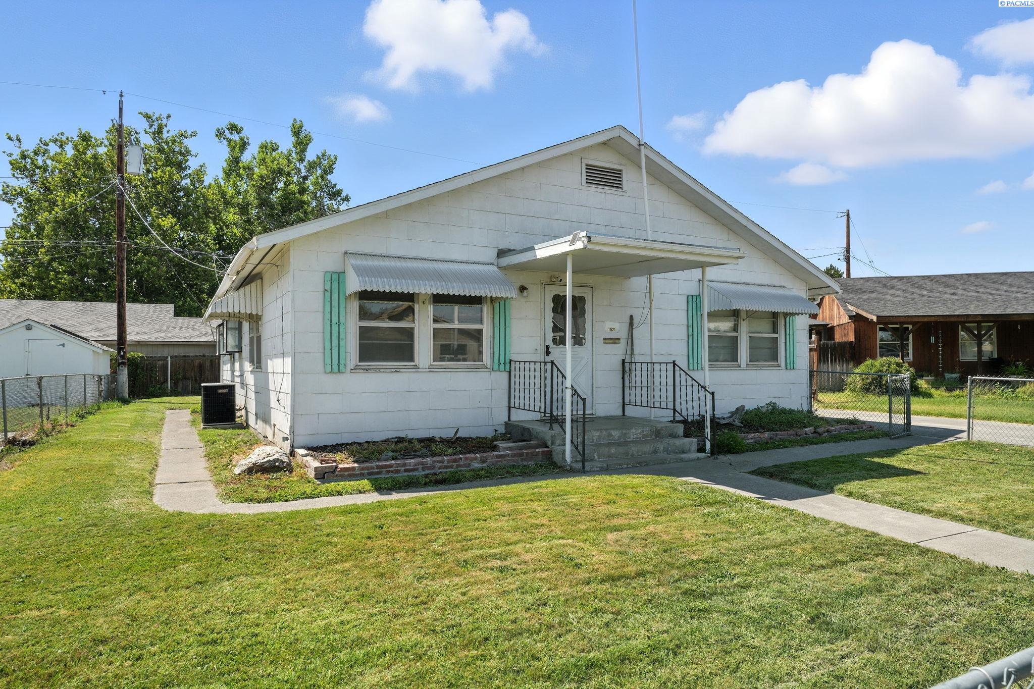 1521 Perkins Ave