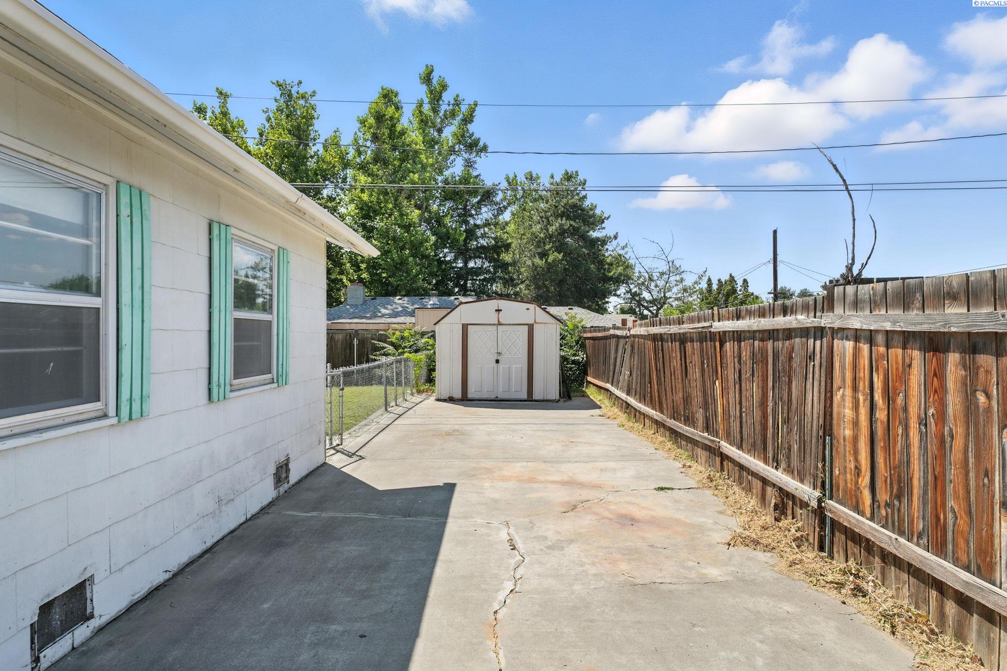 1521 Perkins Ave