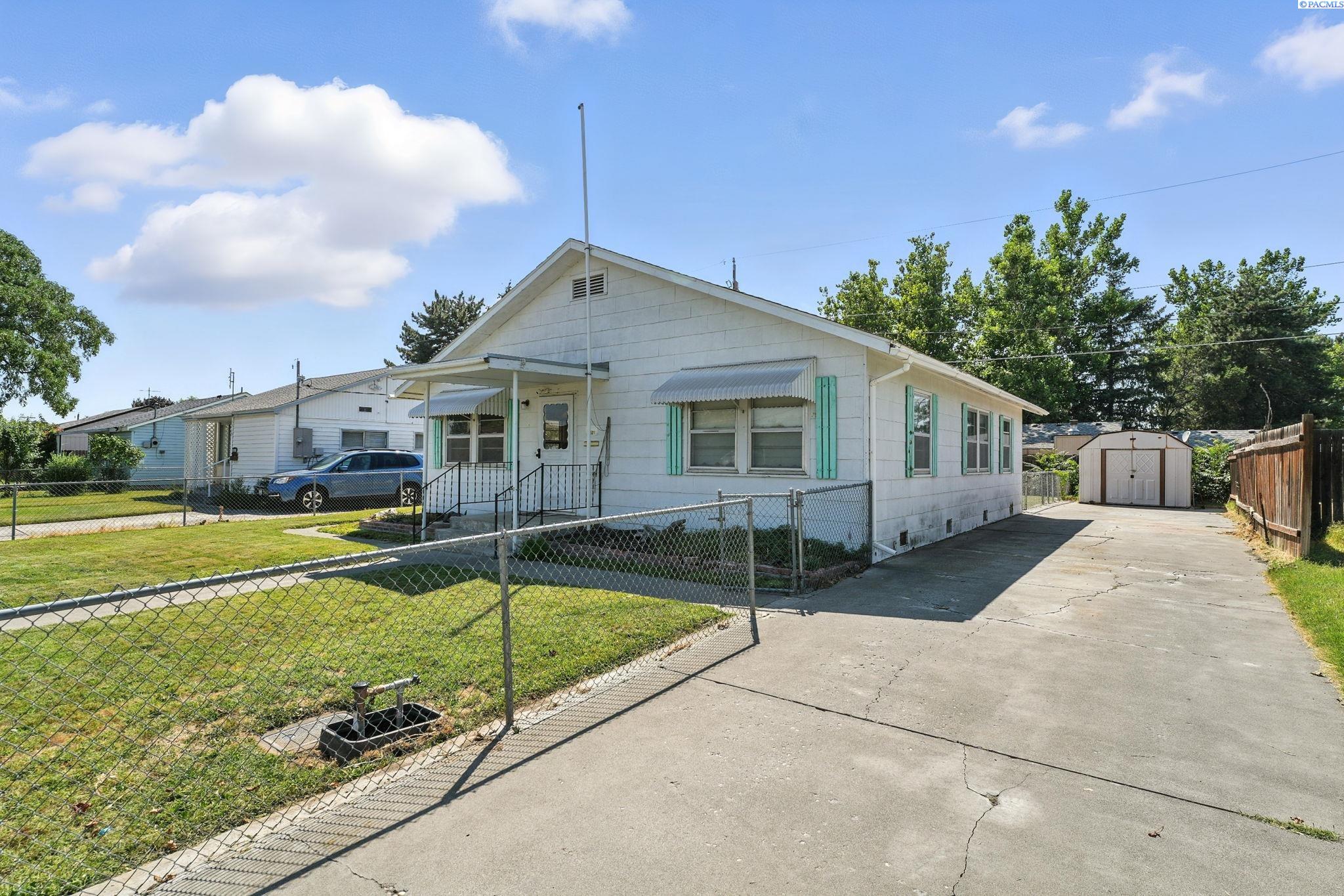 1521 Perkins Ave