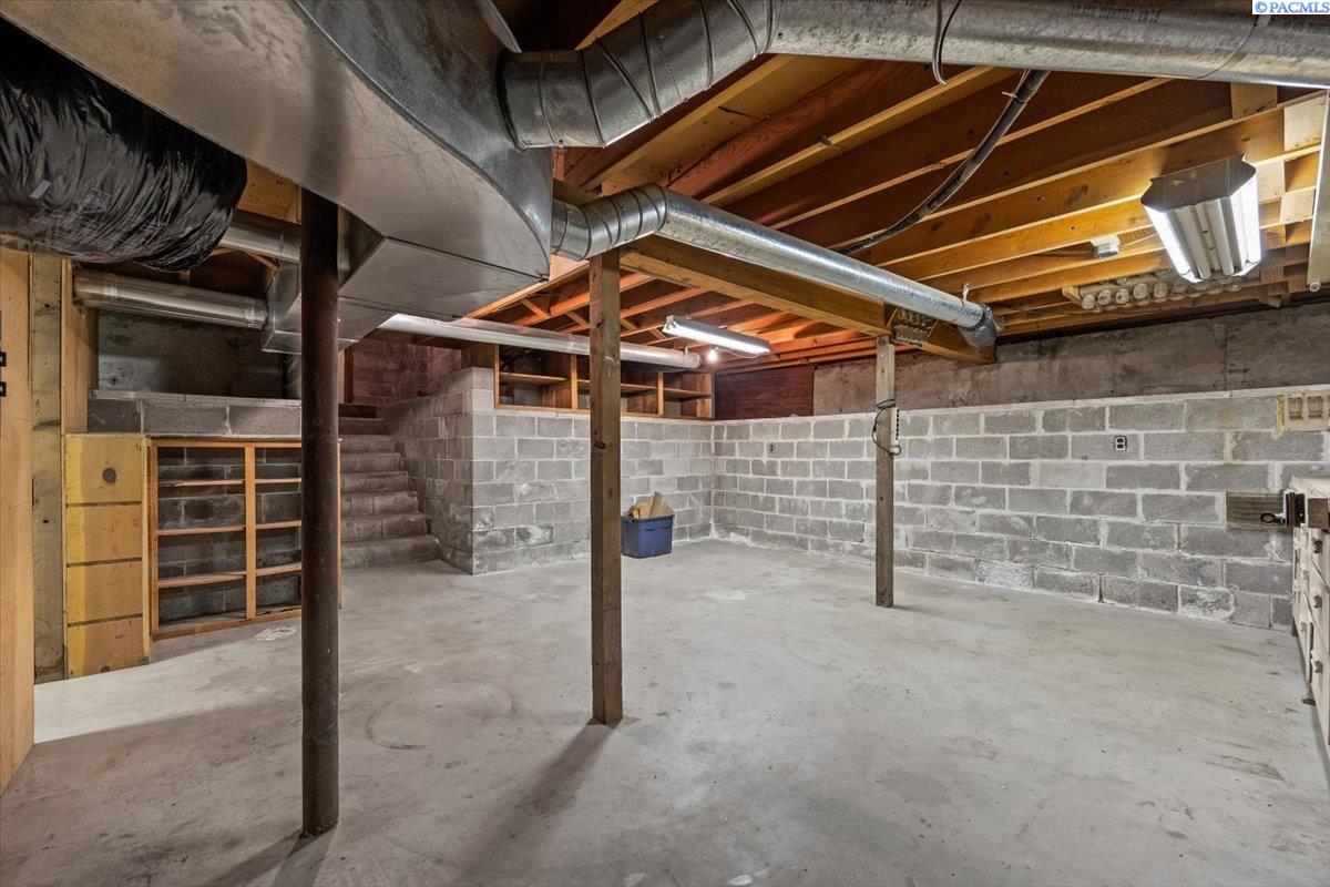 806 S Fruitland