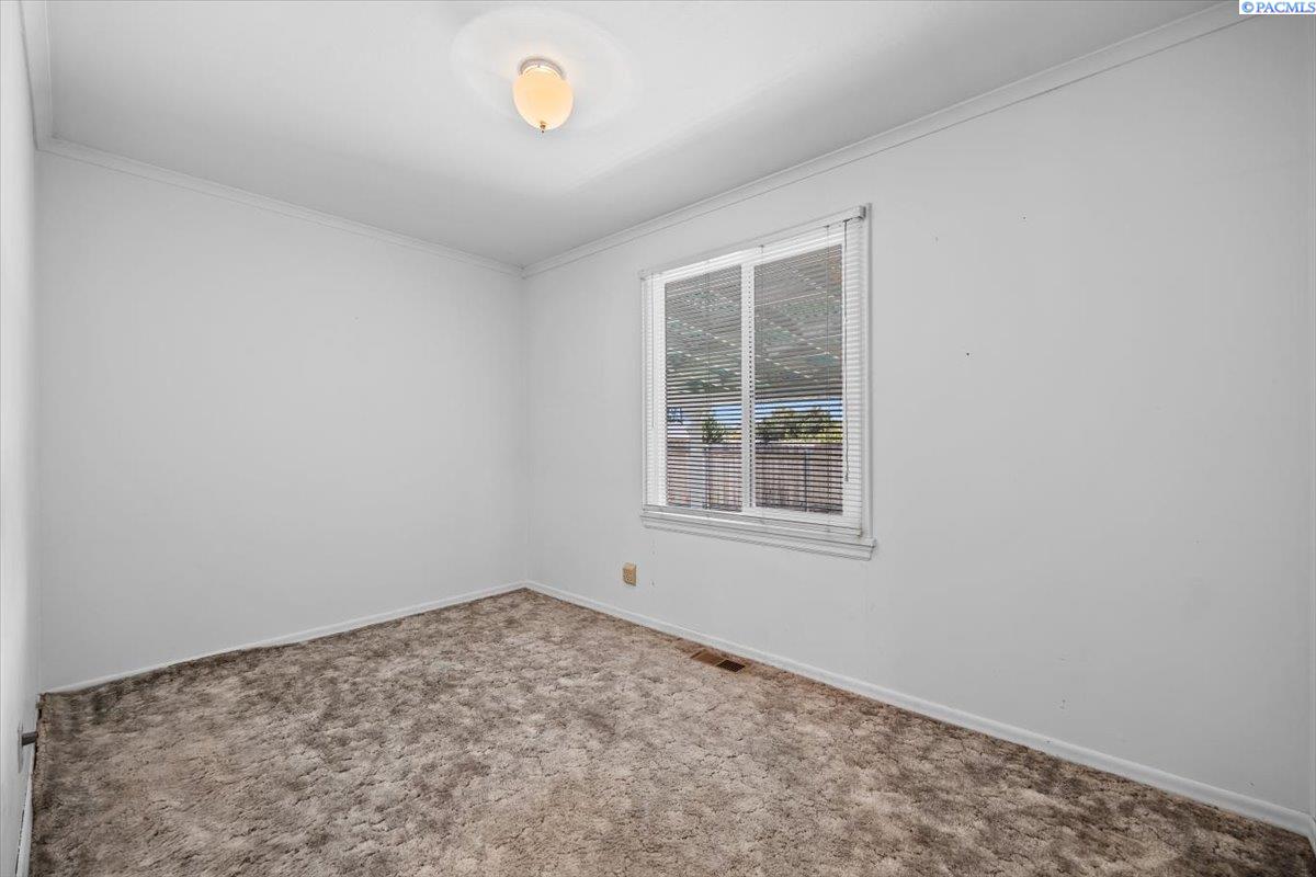 806 S Fruitland
