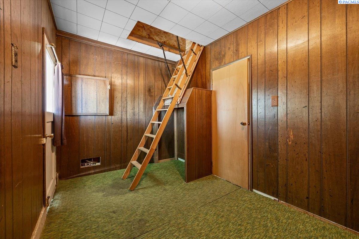 806 S Fruitland