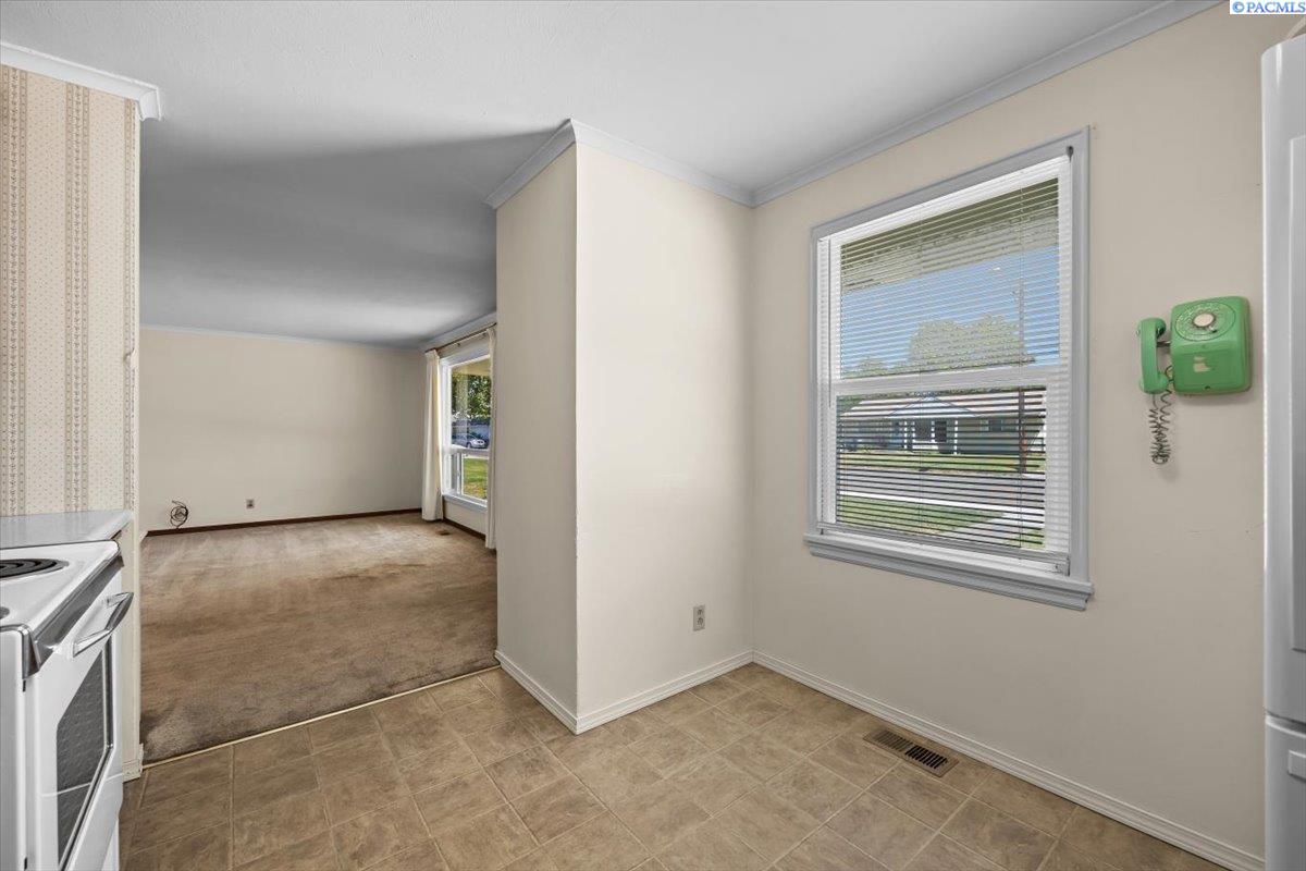 806 S Fruitland