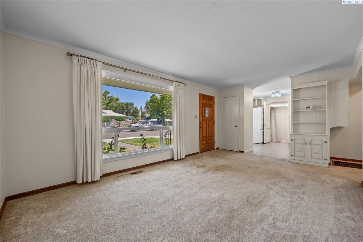 806 S Fruitland