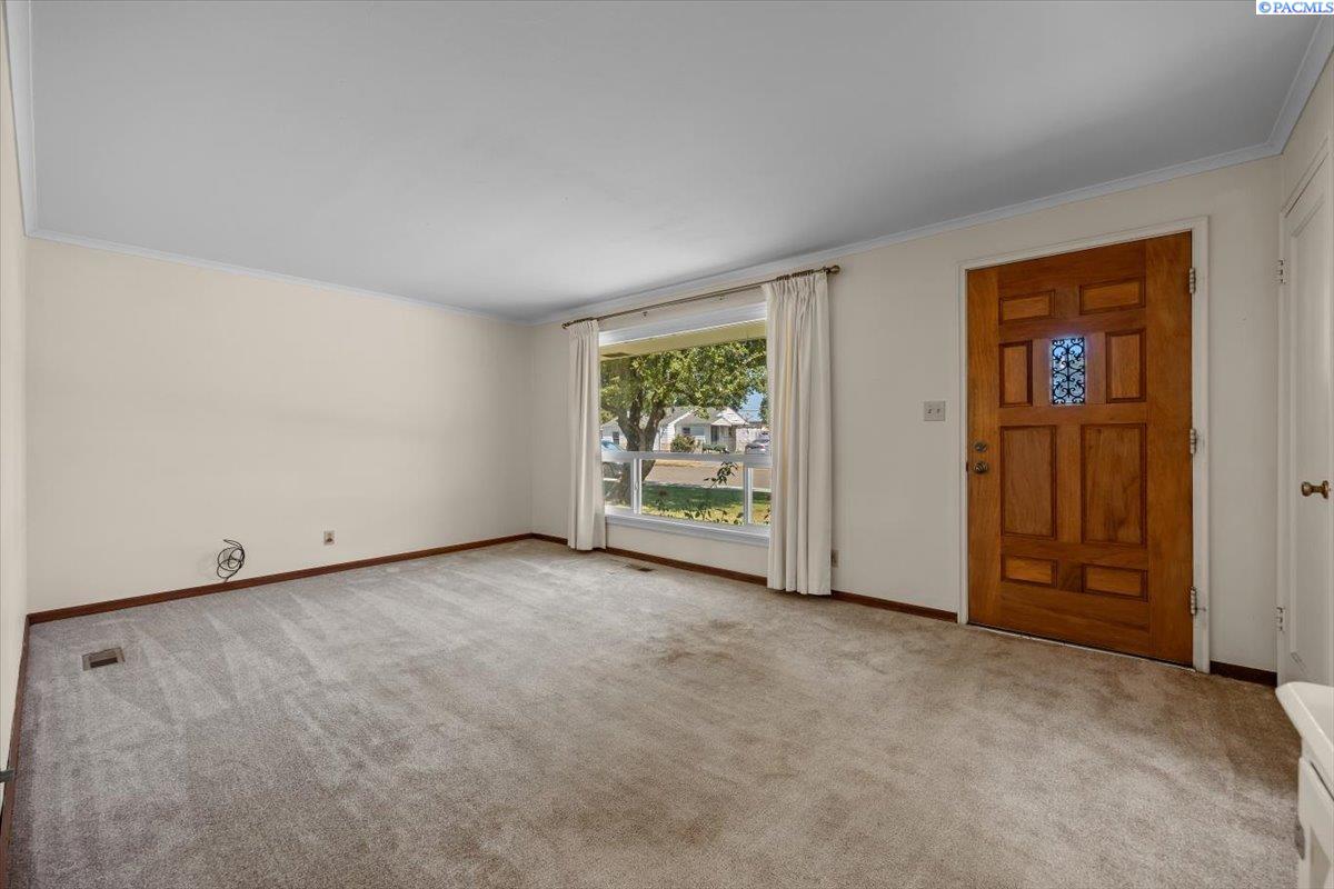 806 S Fruitland