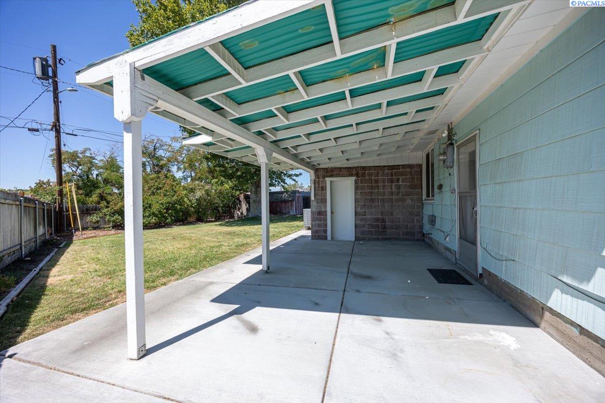 806 S Fruitland