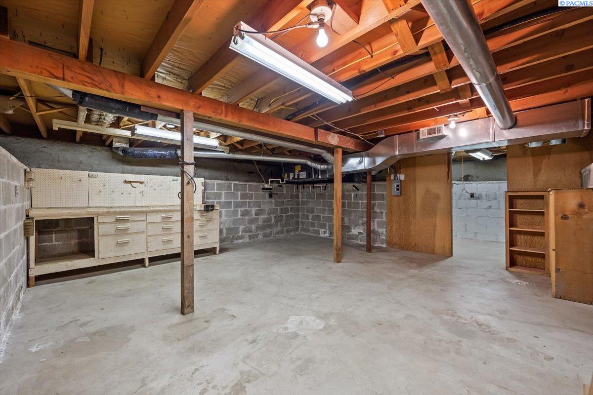 806 S Fruitland