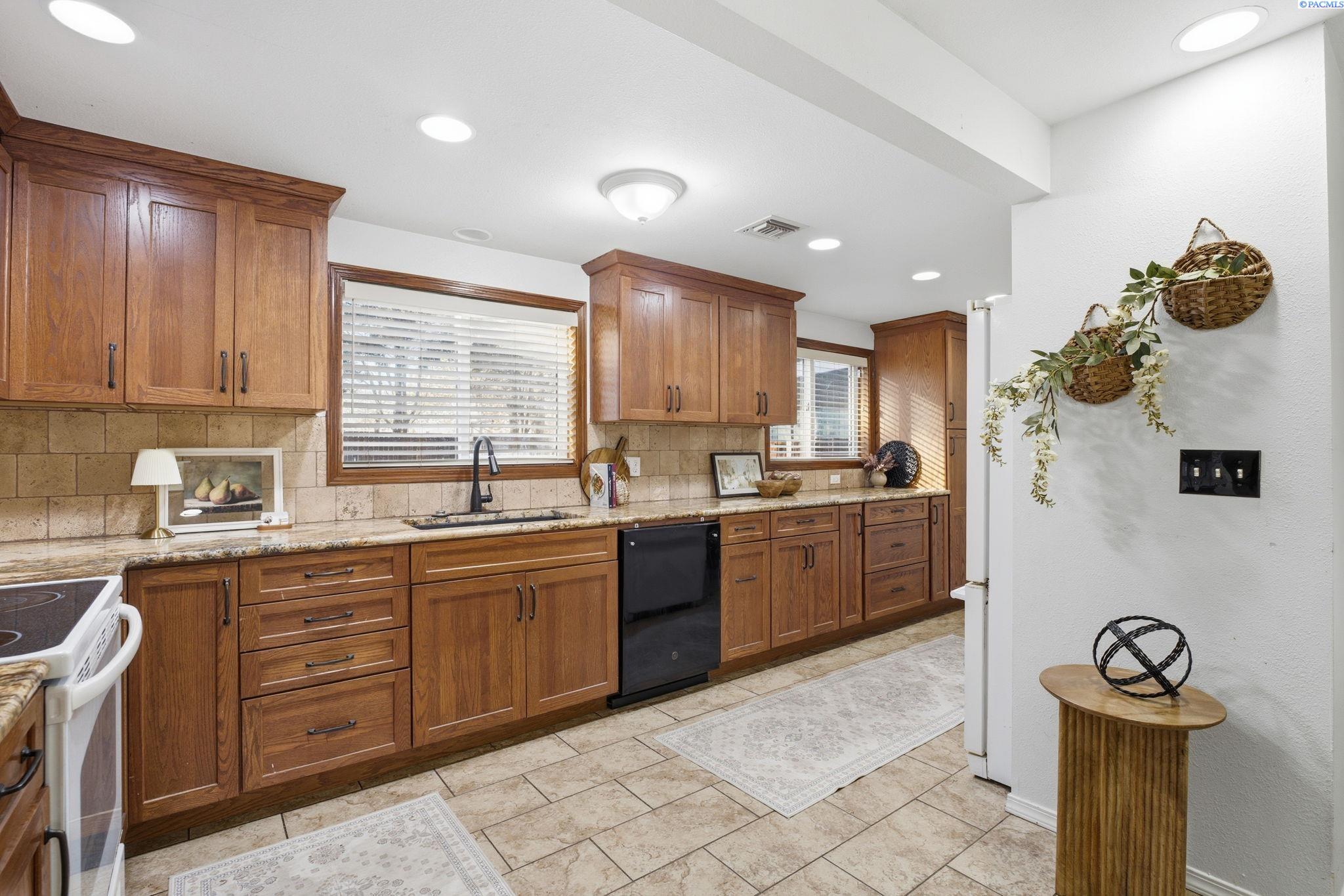 1313 Cottonwood Drive