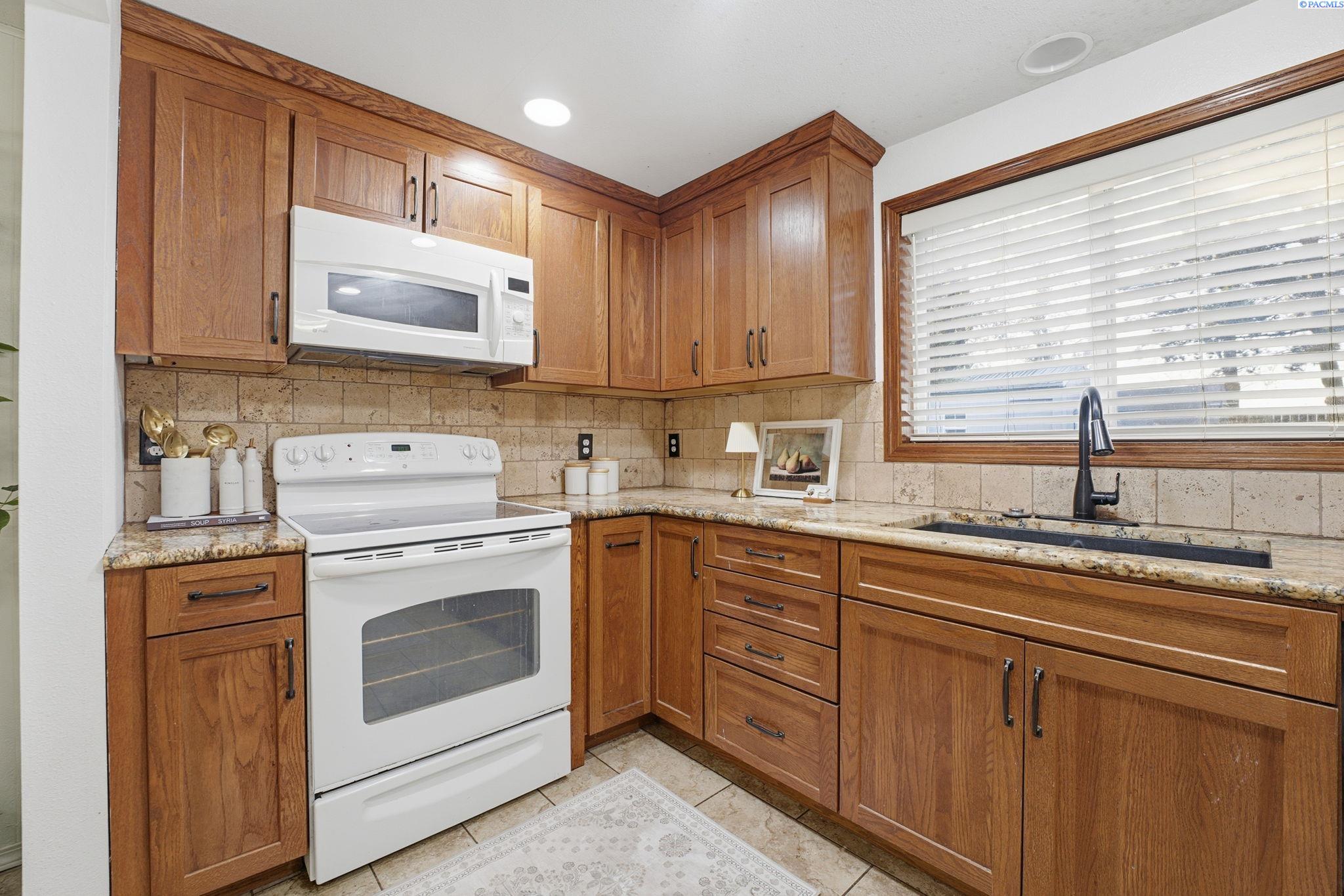 1313 Cottonwood Drive