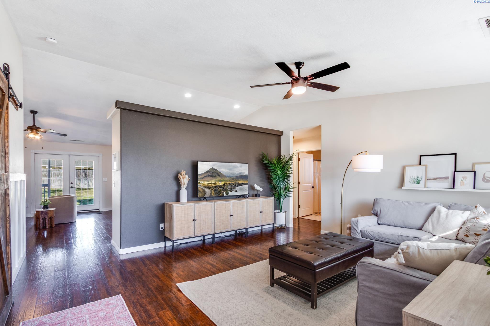 4815 Catalonia Dr