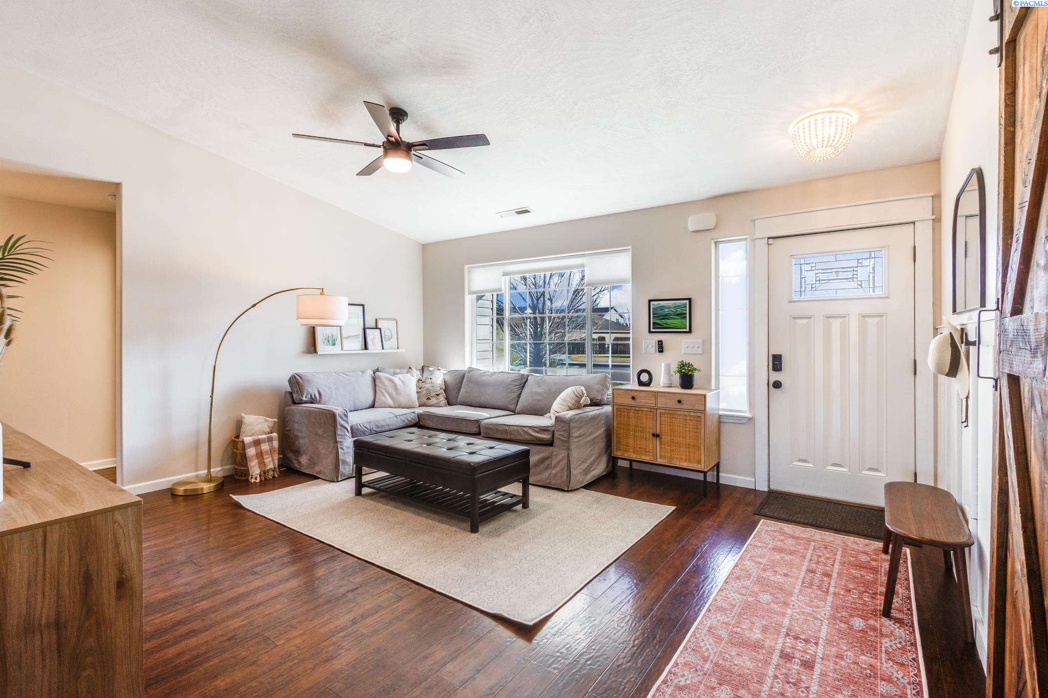 4815 Catalonia Dr