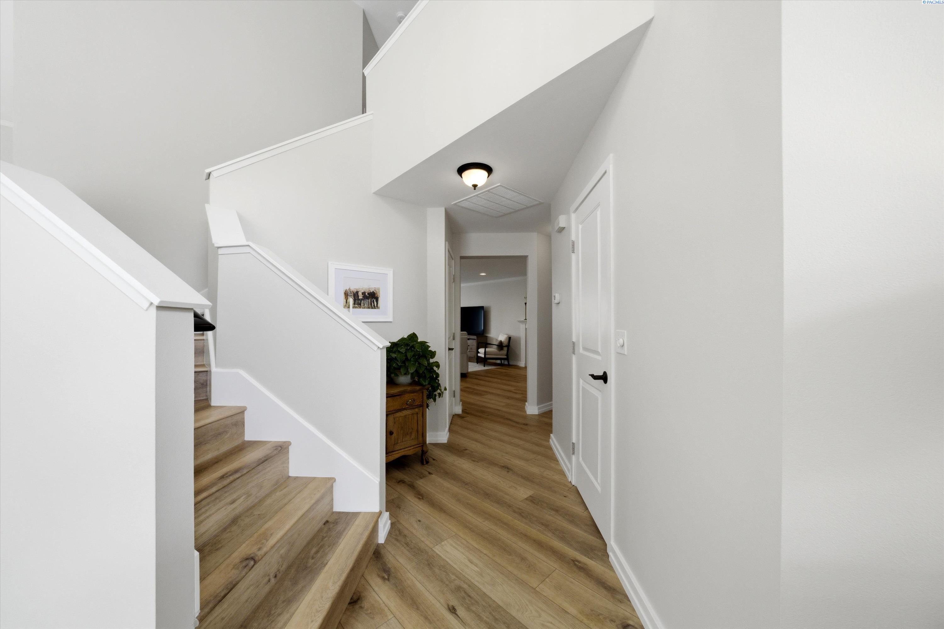 3033 Charity Ct