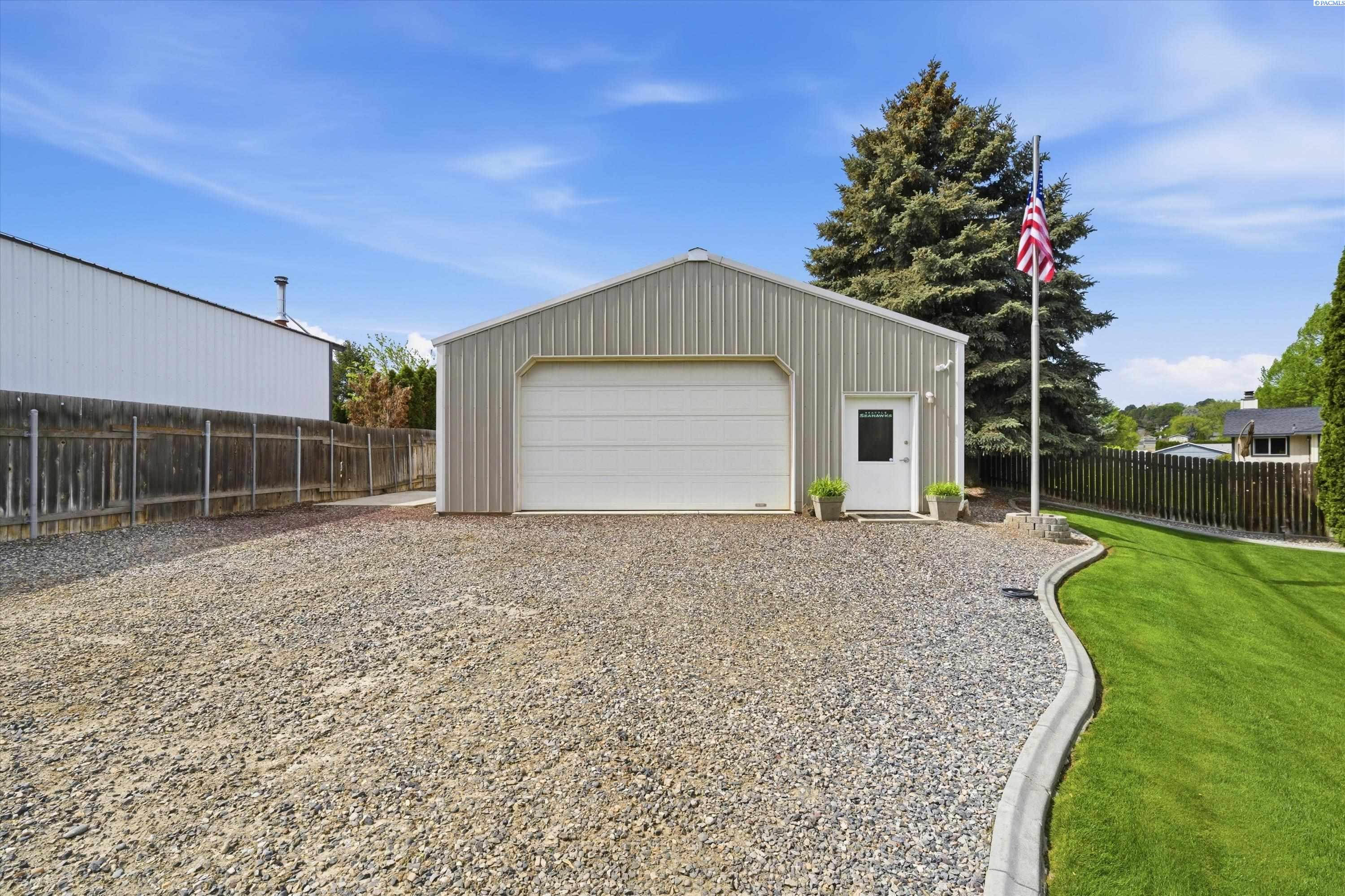 3033 Charity Ct