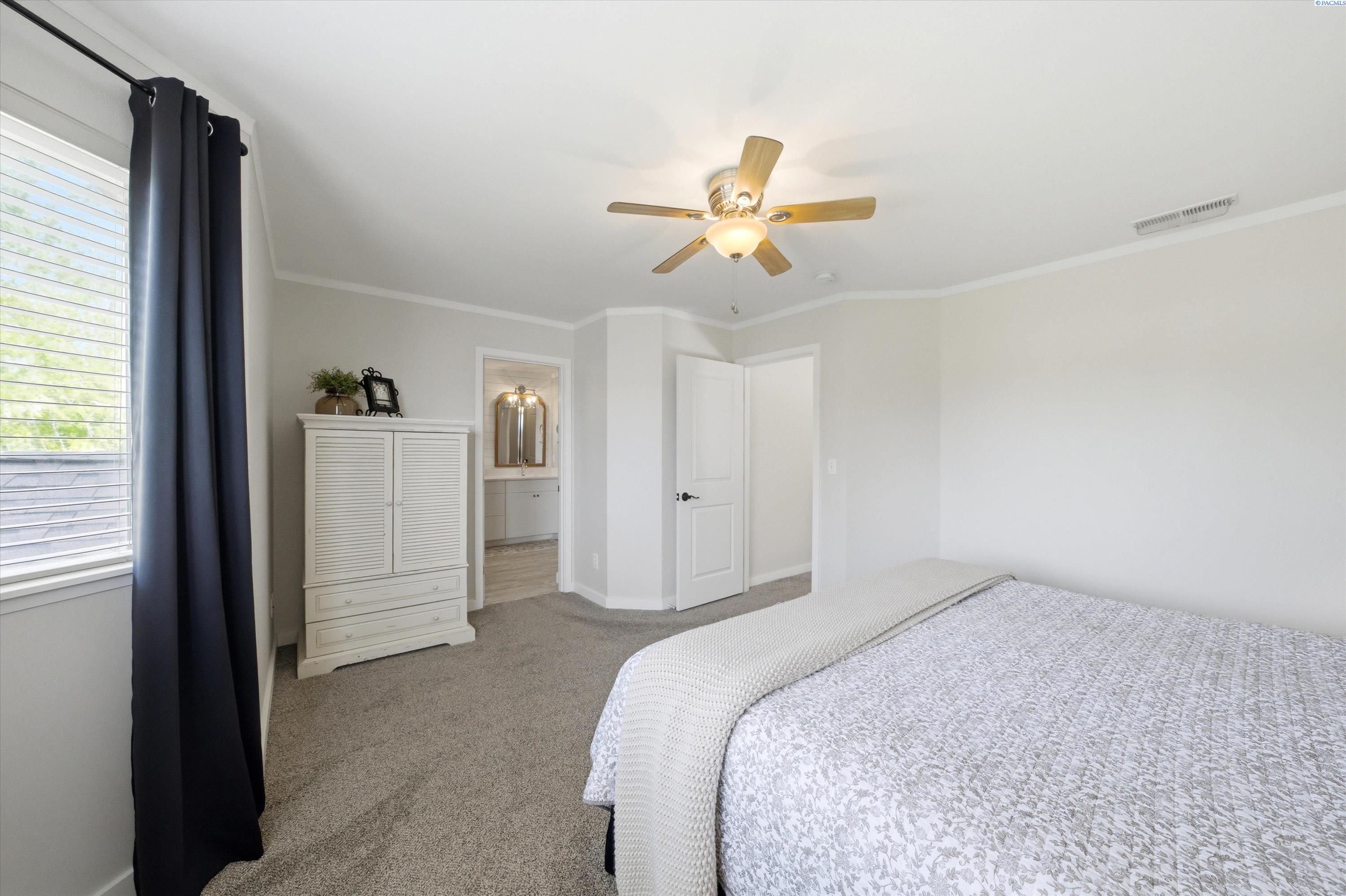 3033 Charity Ct