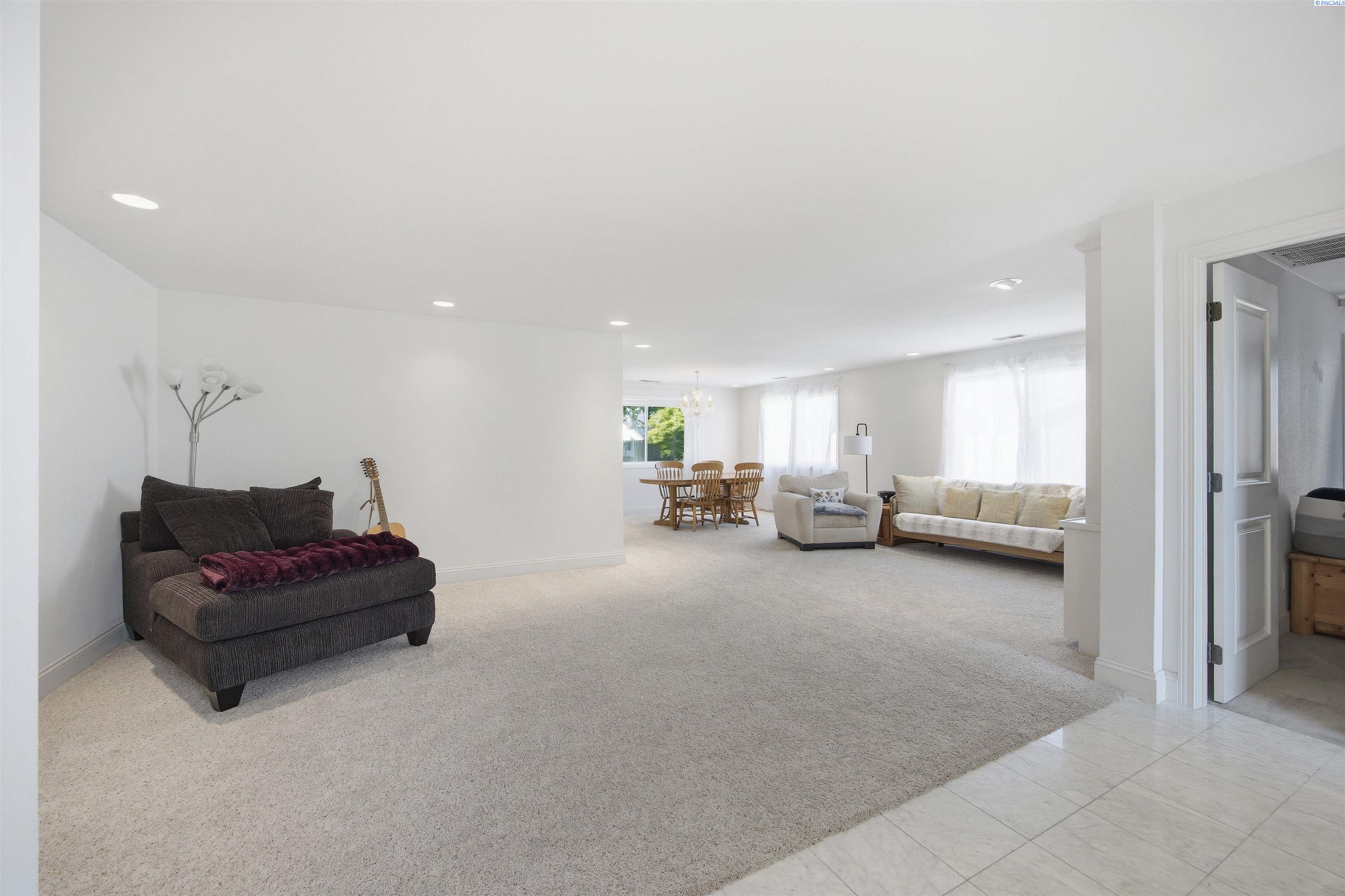 2335 Snohomish Ave