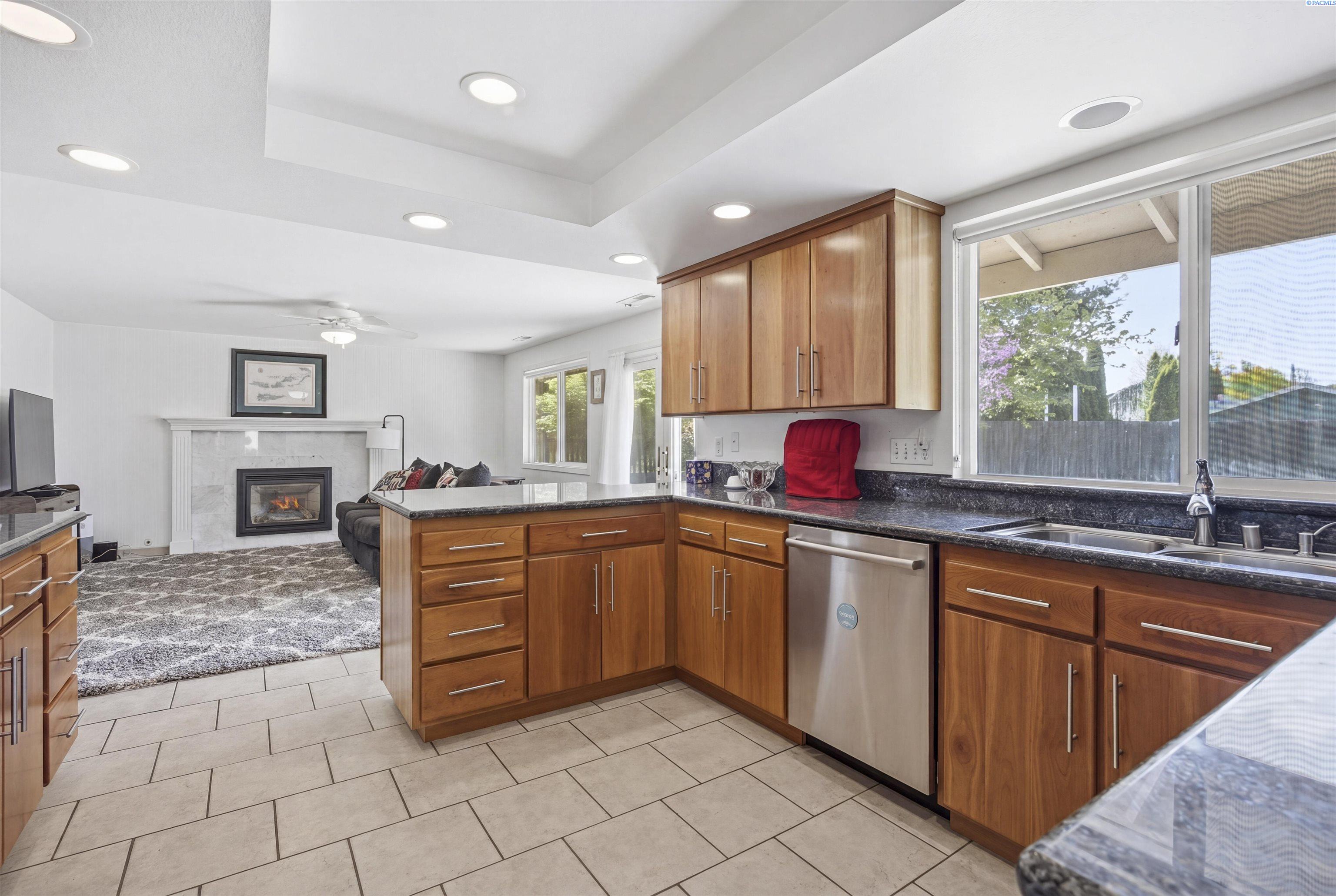 2335 Snohomish Ave