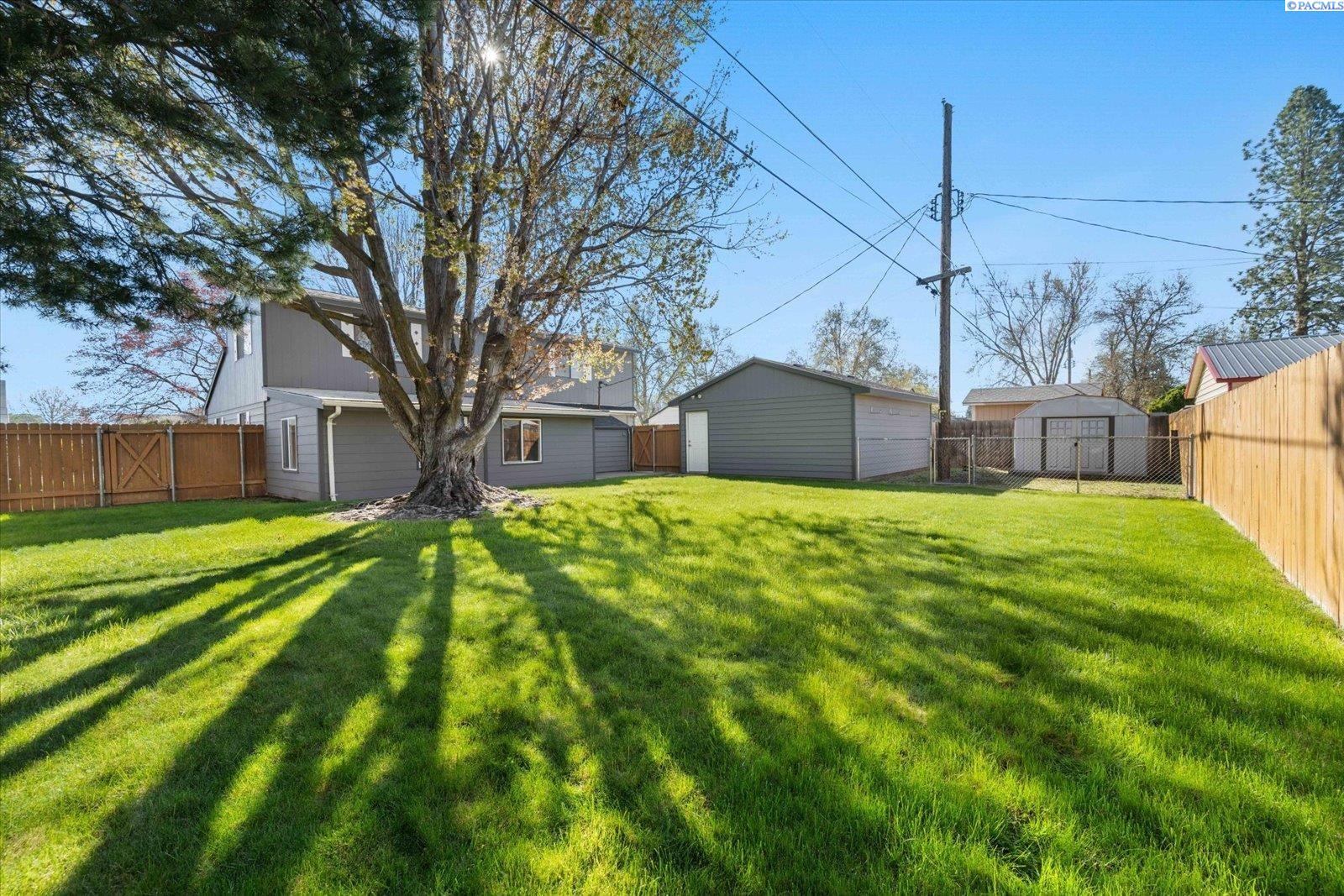 1211 Birch Ave