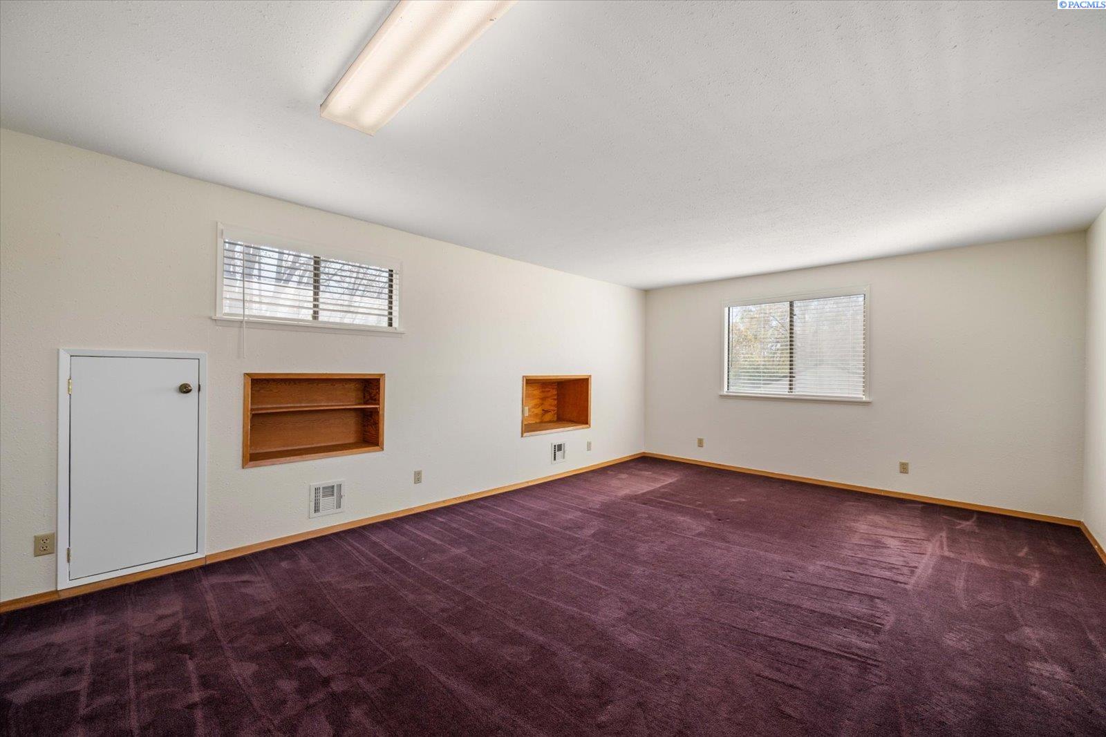 1211 Birch Ave